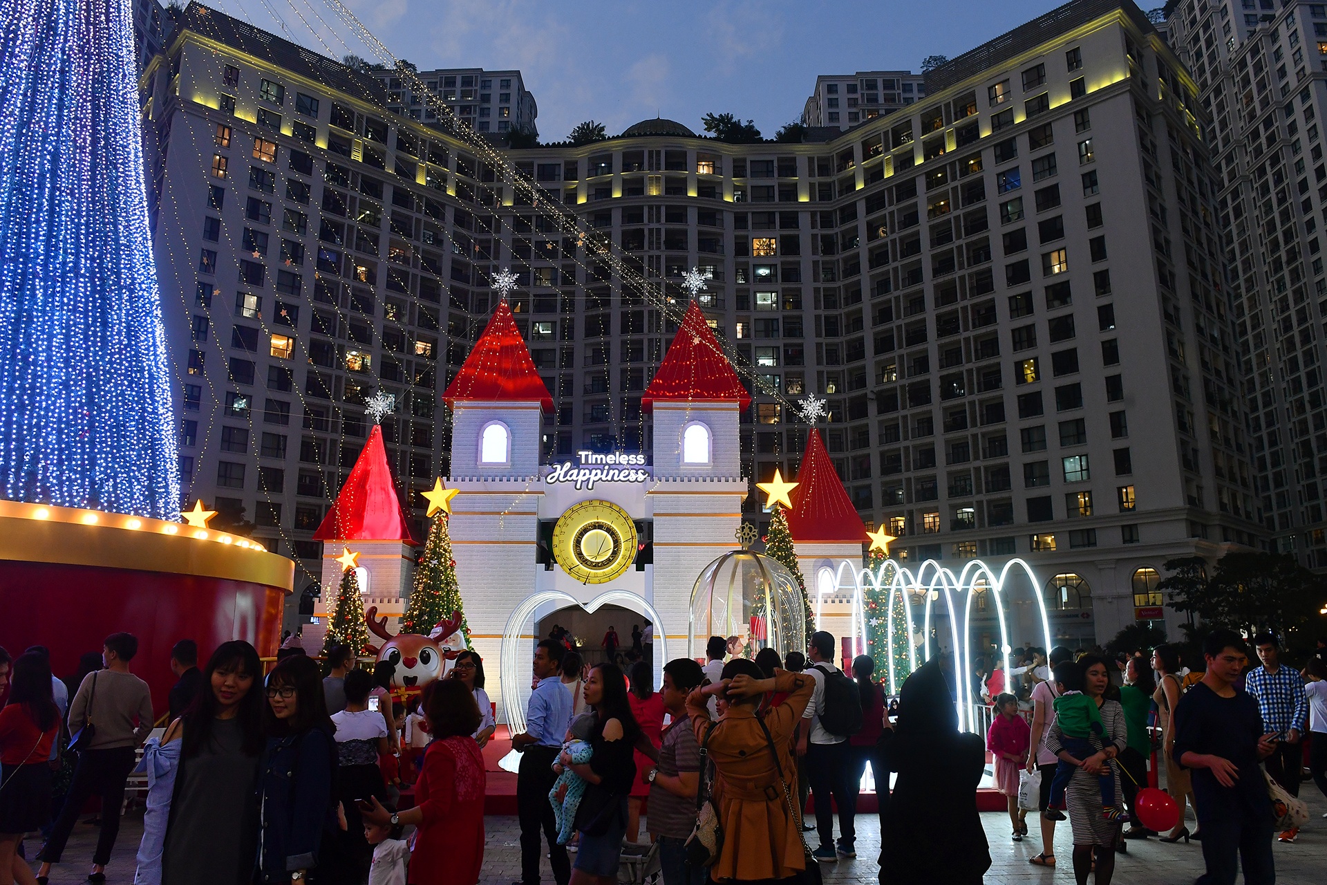 Giang sinh Hang Ma anh 8