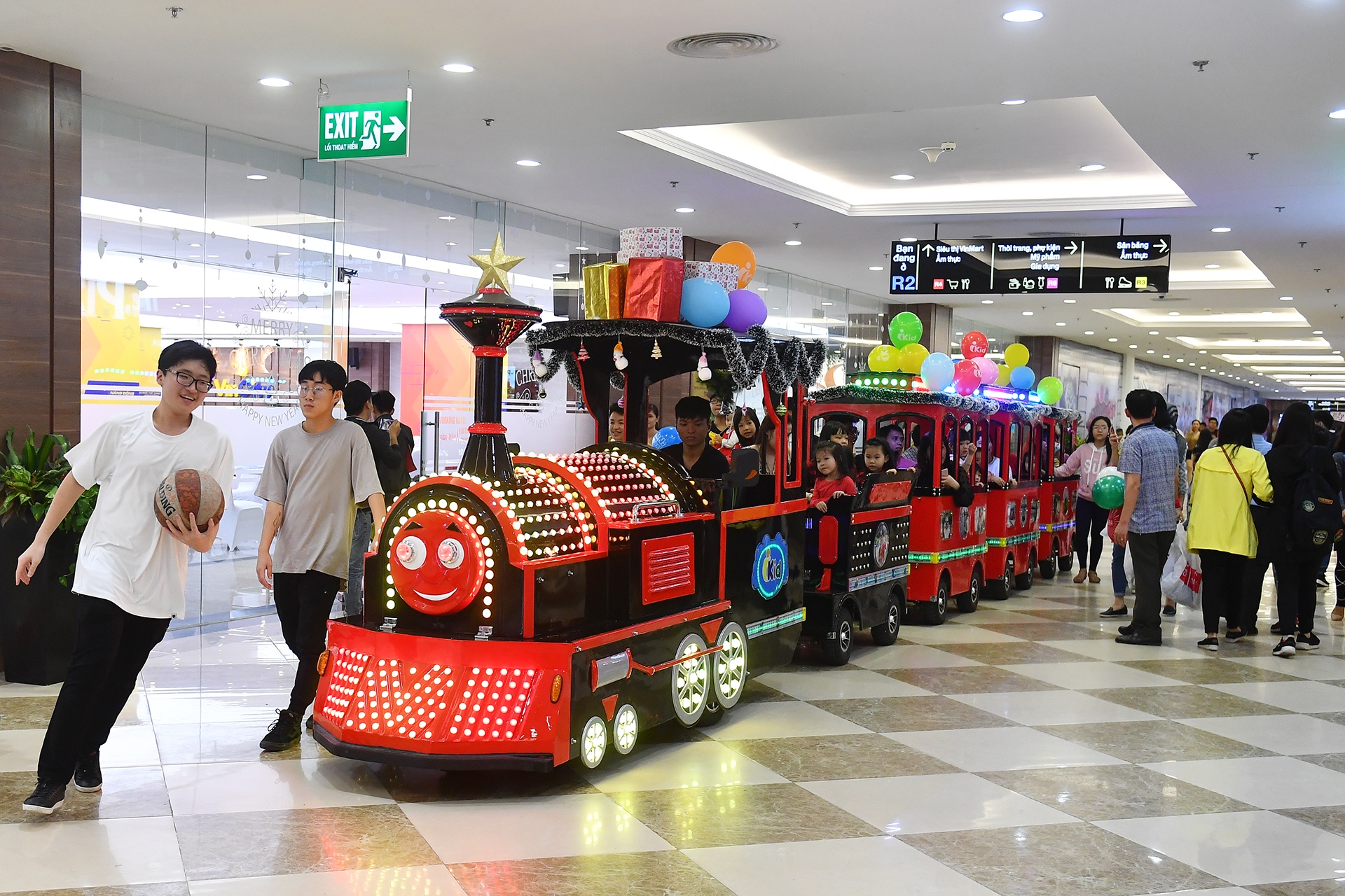 Giang sinh Hang Ma anh 12