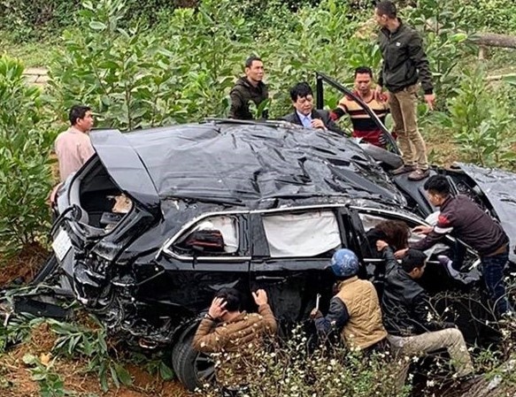 Nu tai xe 9X vuot 50 km dua 3 nguoi gap nan di cap cuu hinh anh