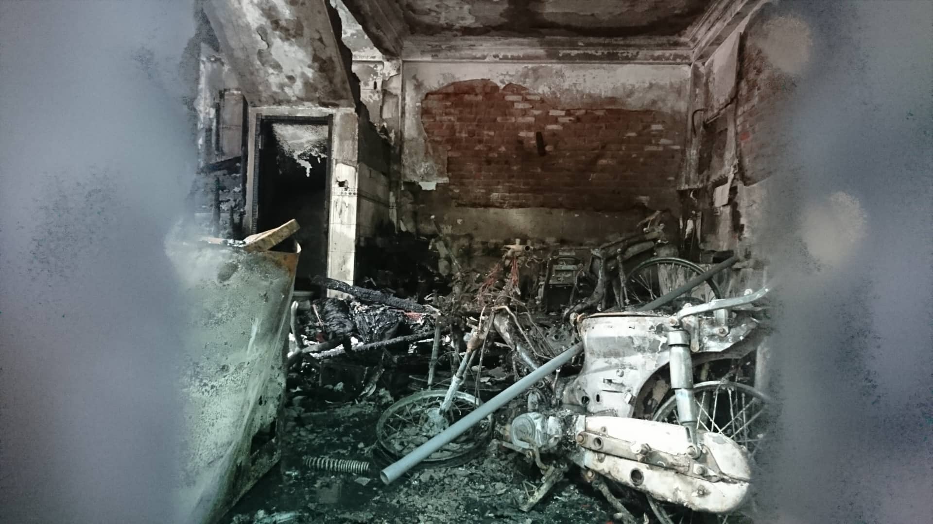 Chay nha Phao Dai Lang anh 2