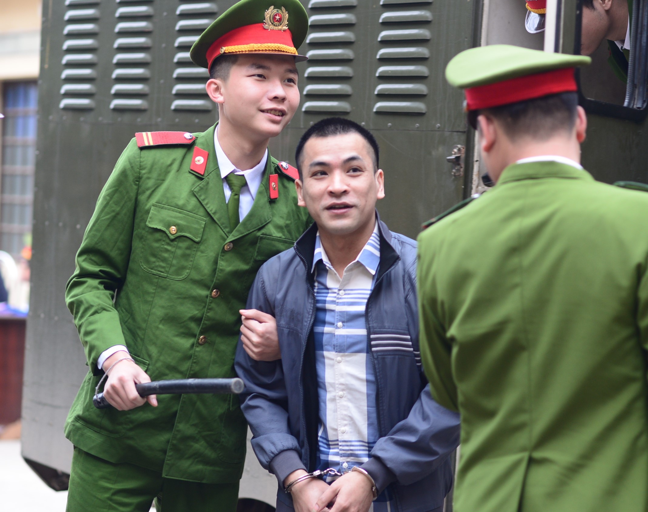 Bui Manh Quoc nhan loi vu chay than khien 9 nguoi chet hinh anh