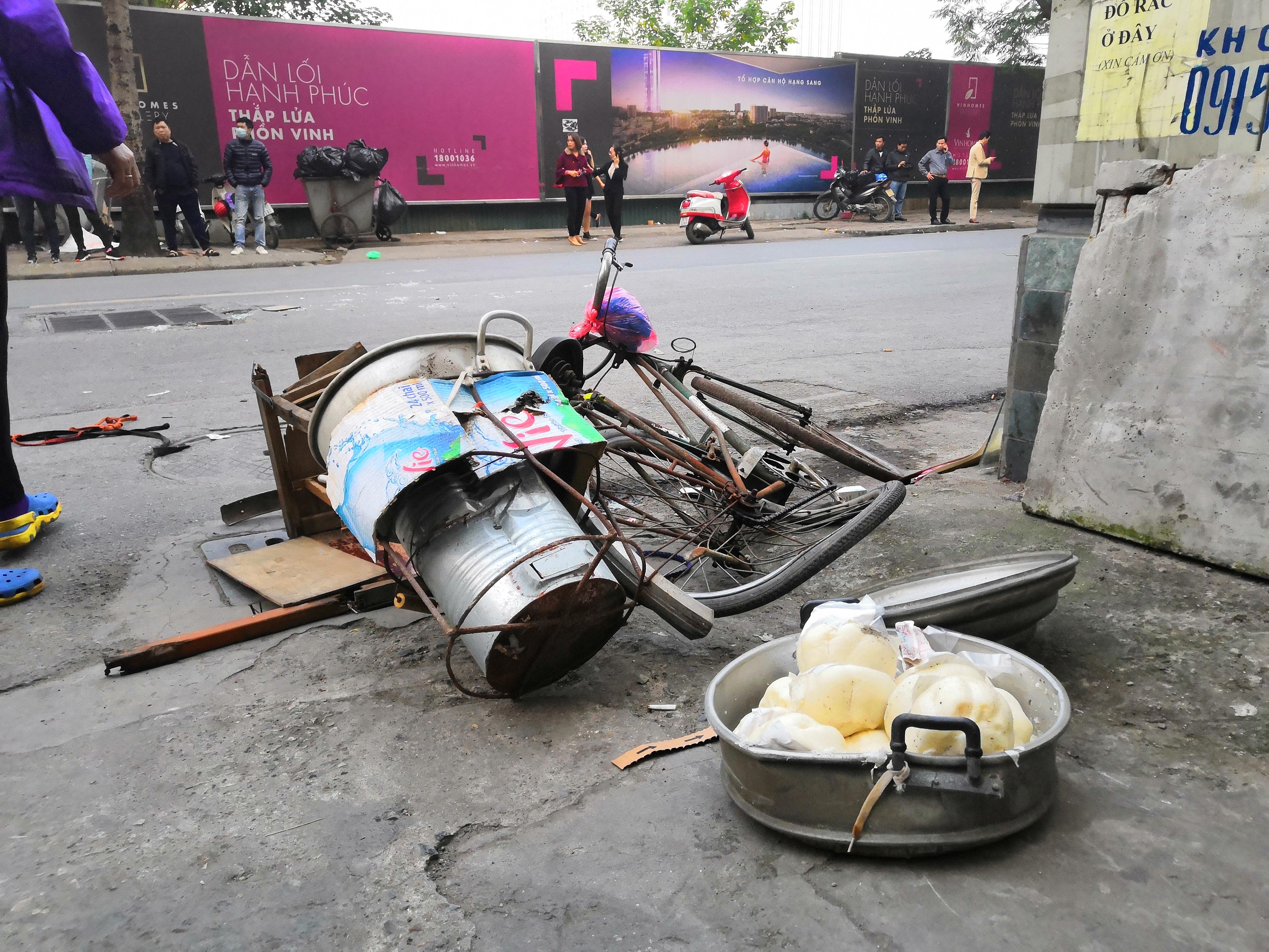 Xe điên phố Ngọc Khánh ảnh 3 Xe dien pho Ngoc Khanh anh 3