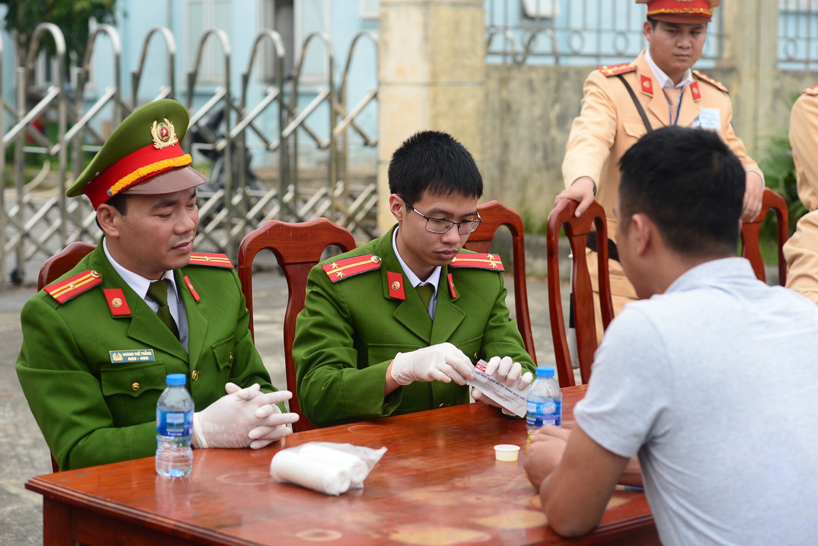 Tai xe dung ma tuy anh 6