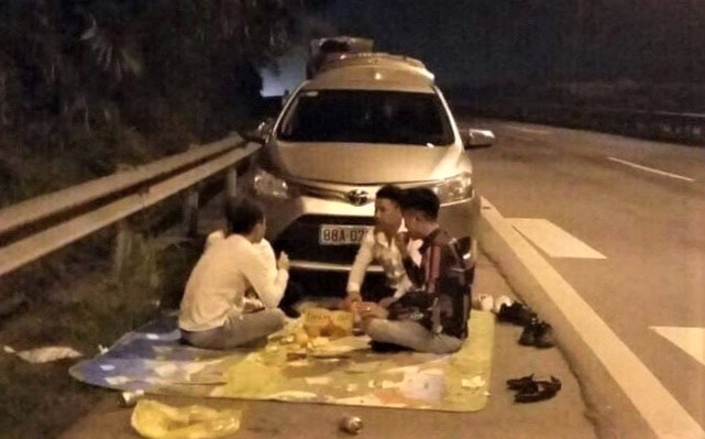 ăn trên cao tốc ảnh 3 an tren cao toc anh 3