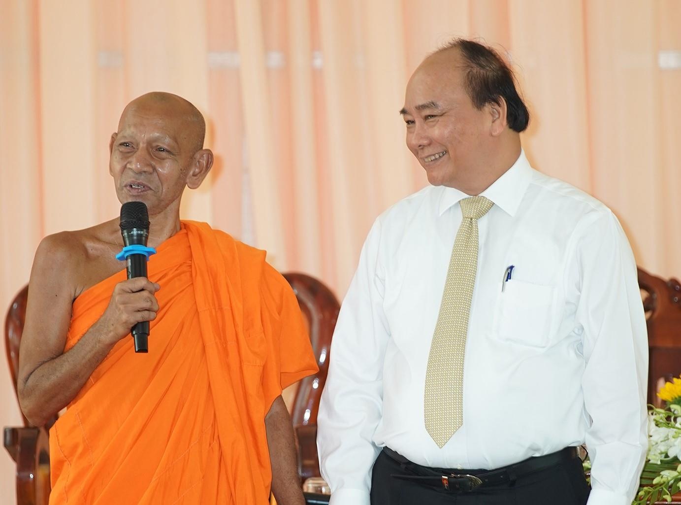 Thu tuong toi tham Hoc vien Phat giao Nam tong Khmer hinh anh