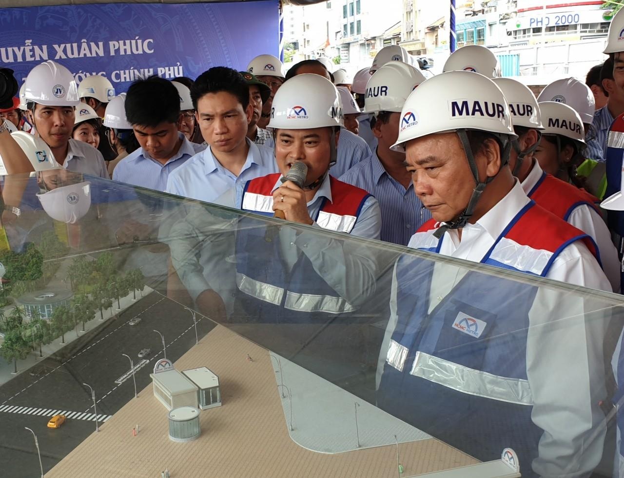 Thủ tướng thăm metro TP.HCM ảnh 2 Thu tuong tham metro TP.HCM anh 2