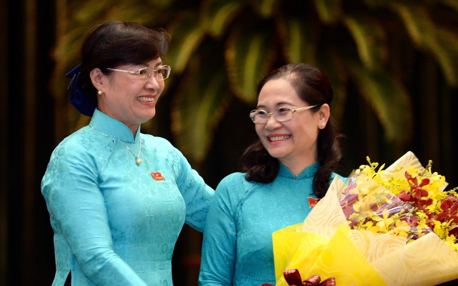 Ba Nguyen Thi Le lam Chu tich HDND TP.HCM hinh anh