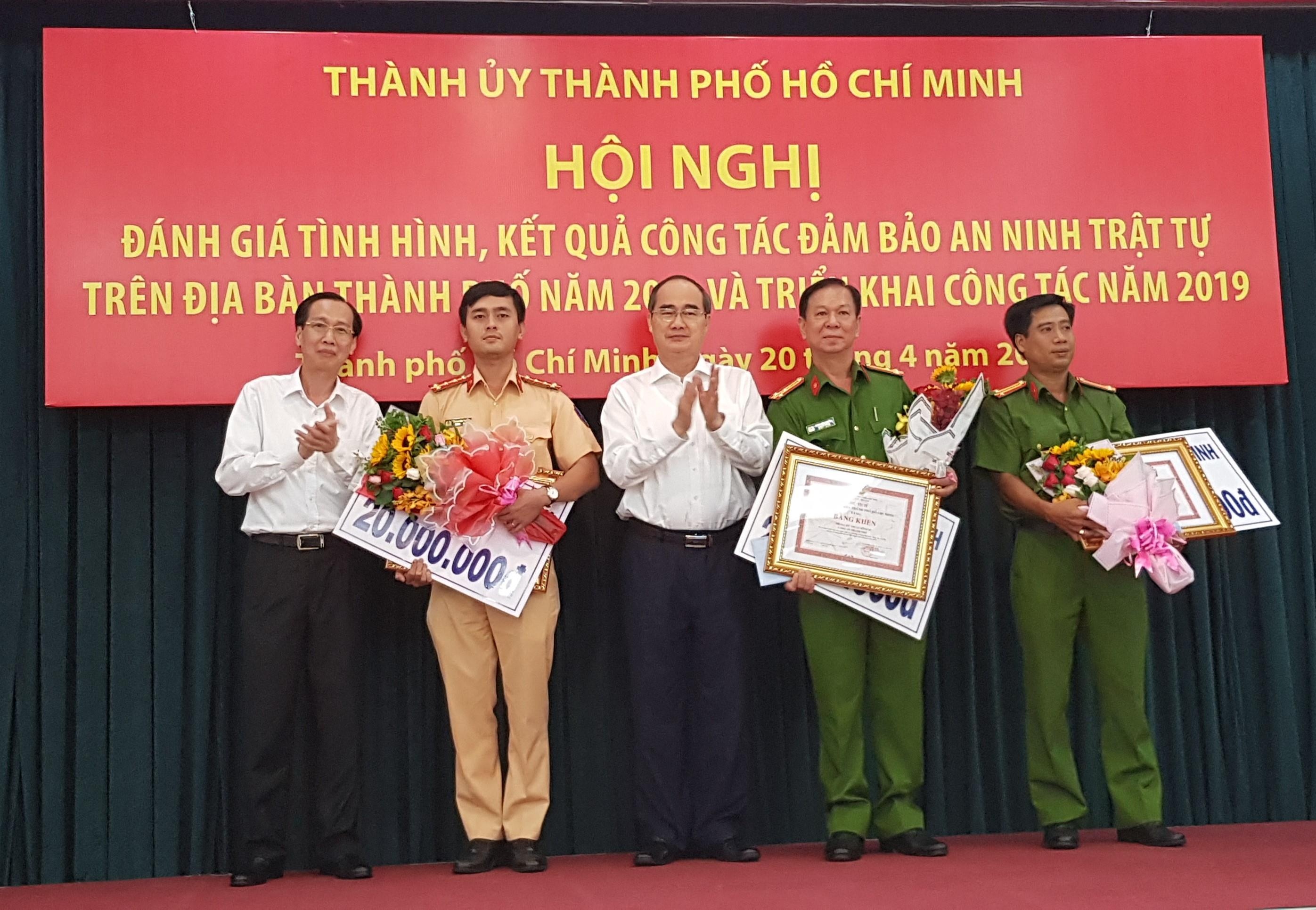 1, 1 tan ma tuy anh 1