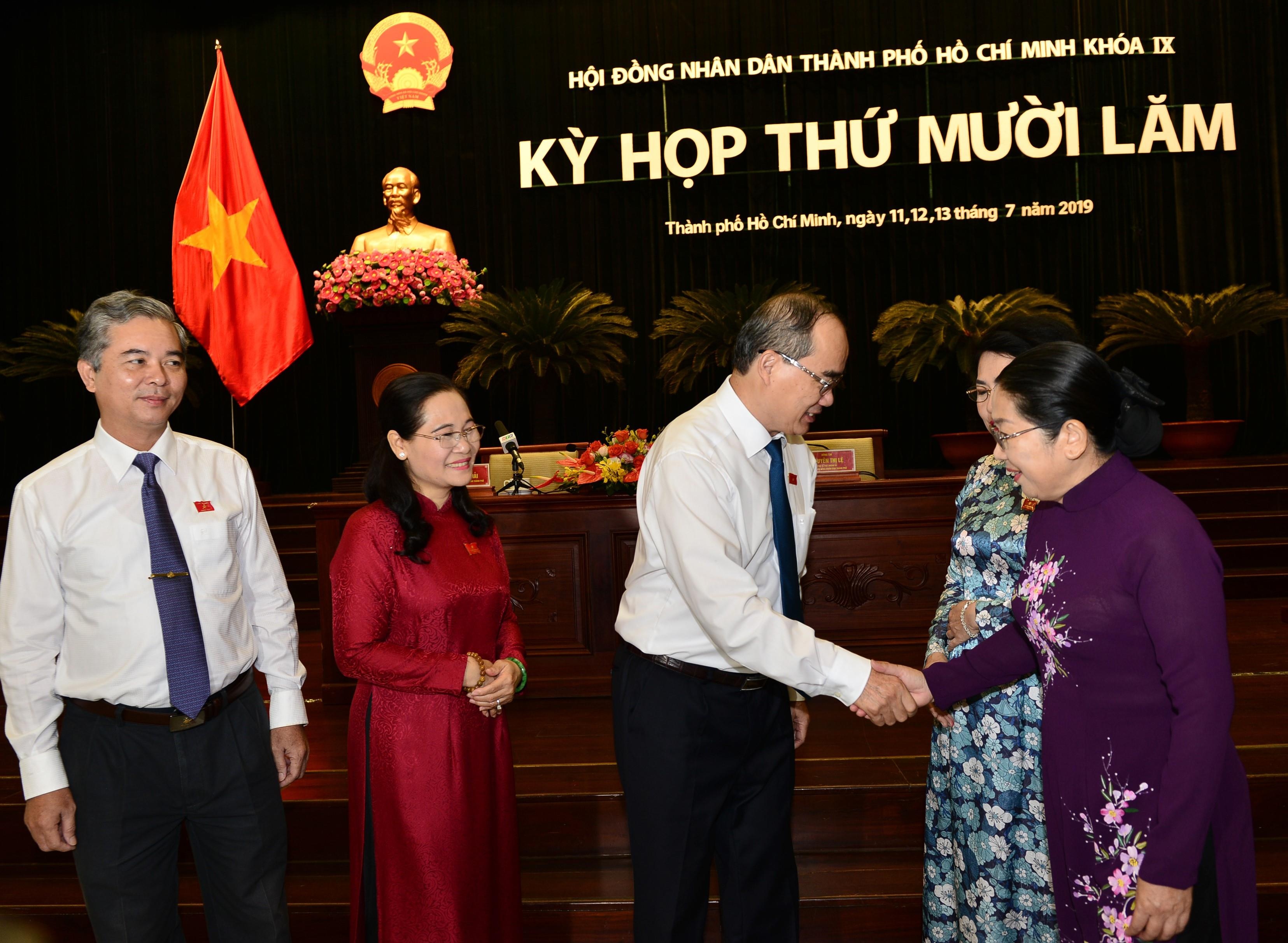 Giai quyet y kien cu tri anh 1