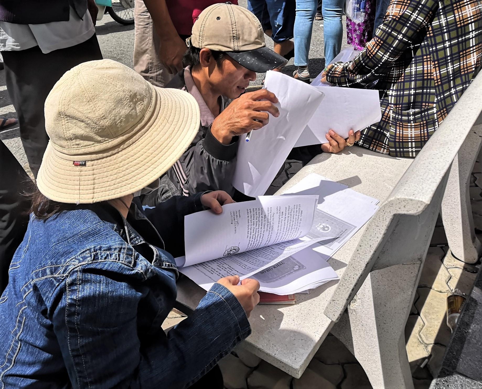 Người dân Thủ Thiêm đòi quyền lợi ảnh 2 Nguoi dan Thu Thiem doi quyen loi anh 2