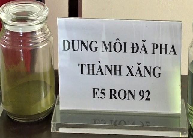 Yeu cau cong bo ten cua hang ban xang dau gia o Sai Gon hinh anh