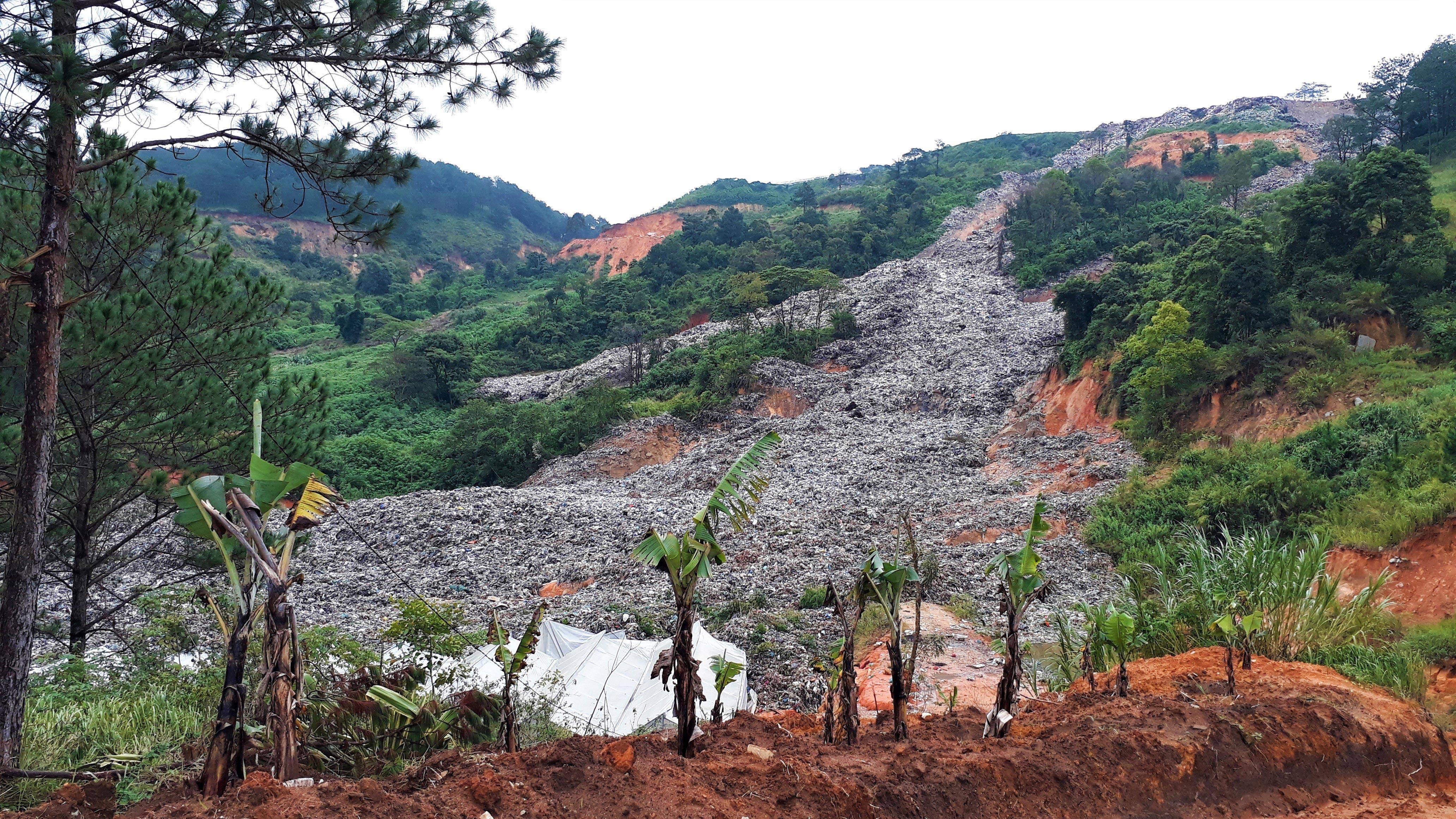 Sat lo bai rac Cam Ly anh 1