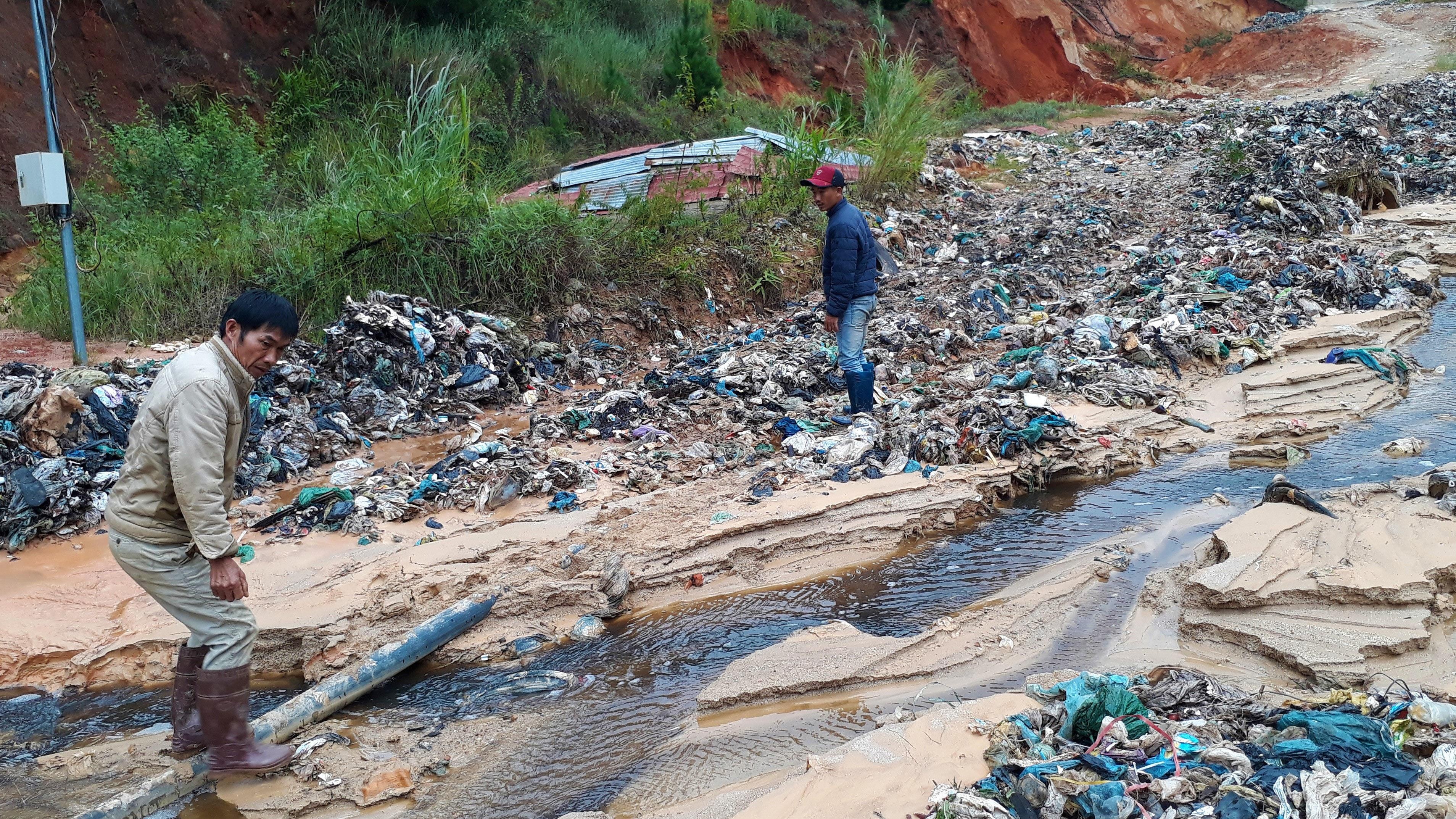 Sat lo bai rac Cam Ly anh 3