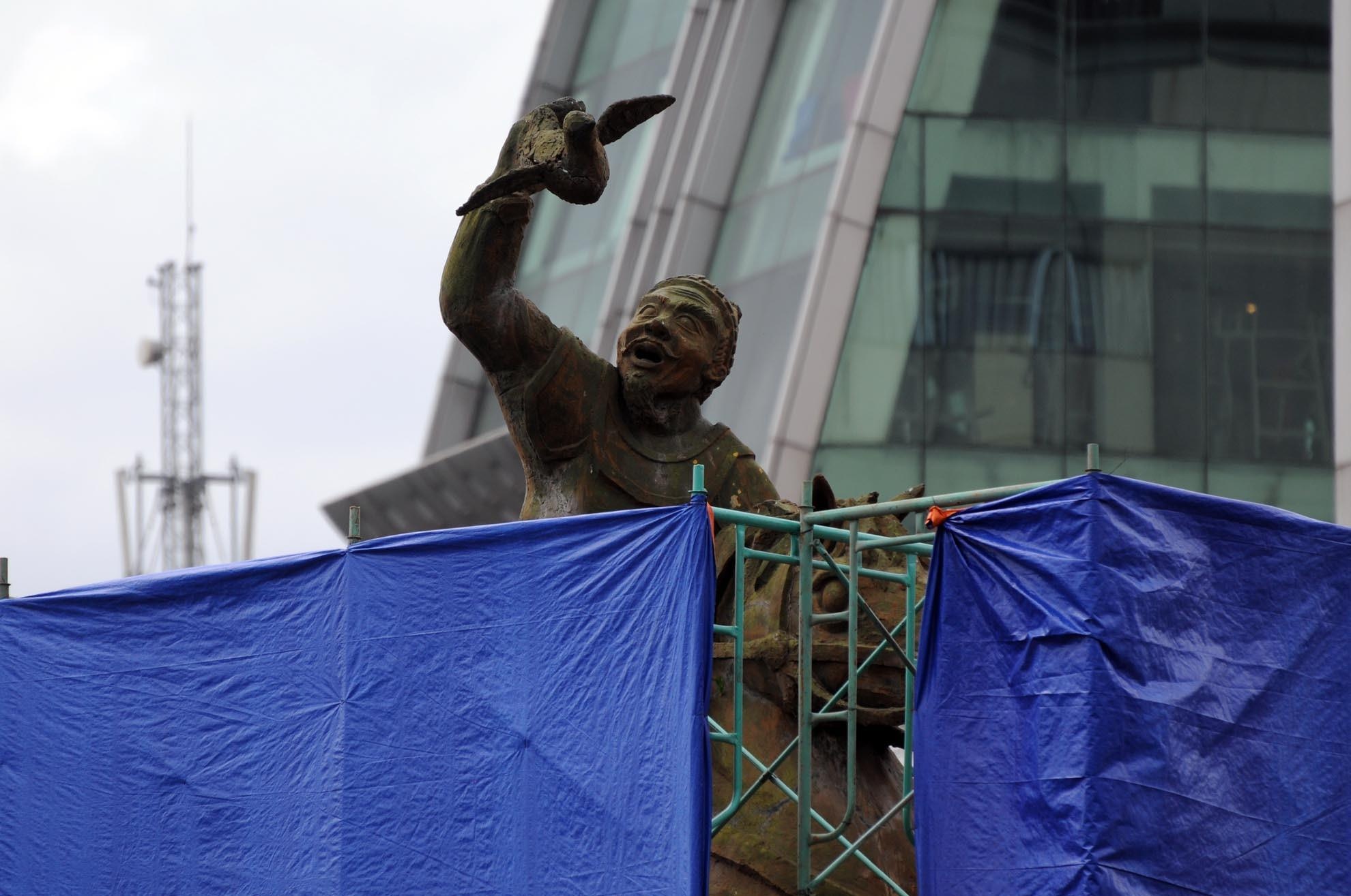 Metro cham tien do anh 2