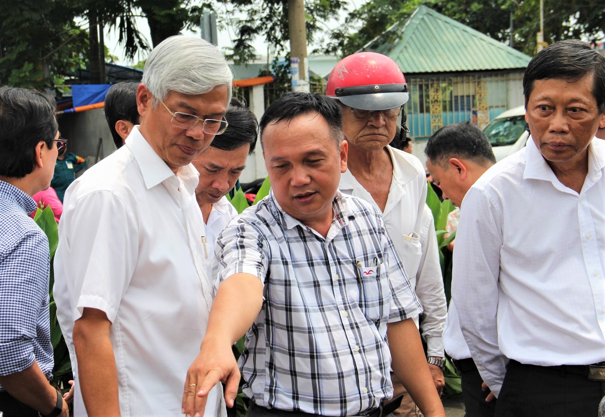 Vỡ bờ bao kênh Lò Gốm ảnh 2 Vo bo bao kenh Lo Gom anh 2