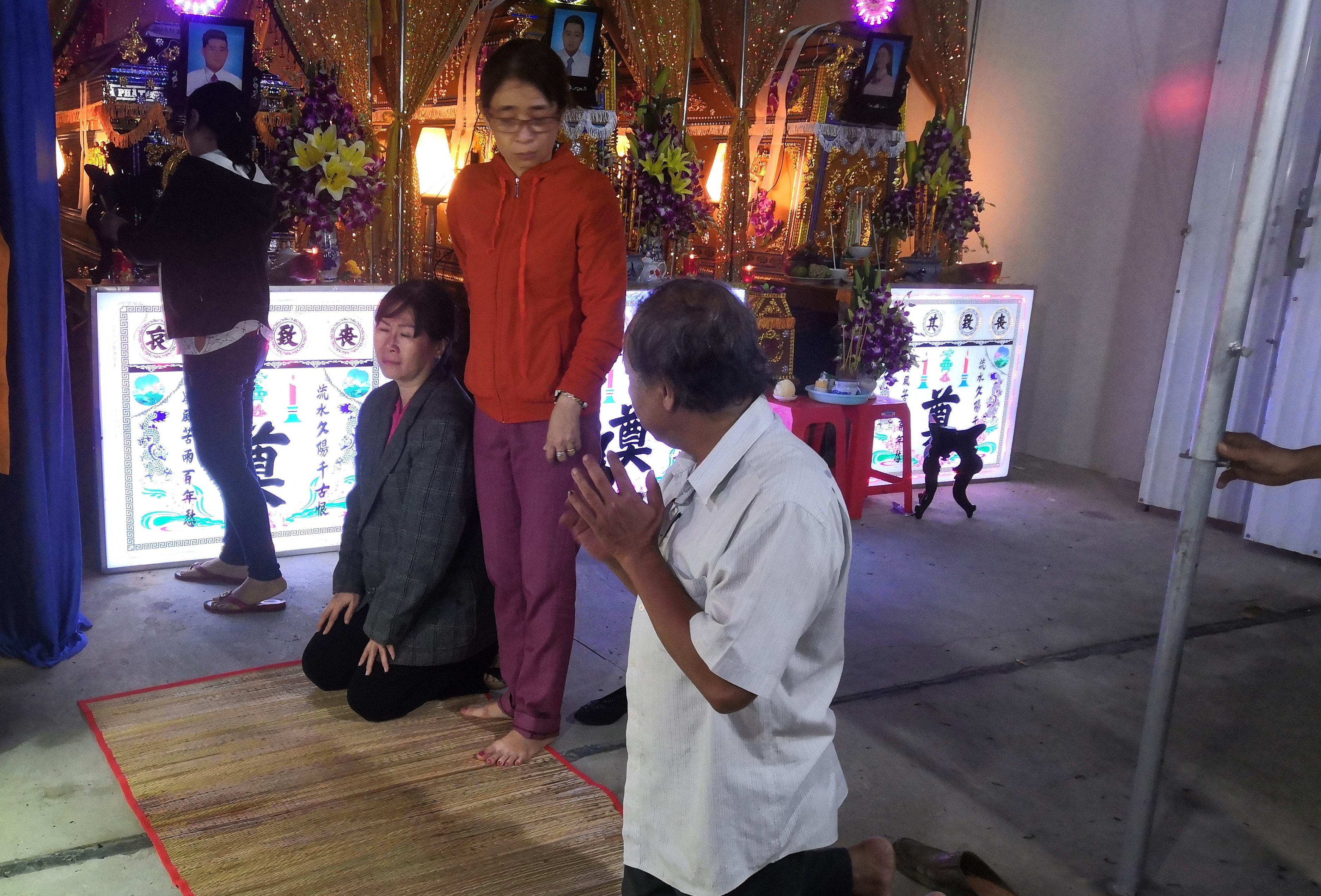 Chìm xe Mercedes Tiền Giang ảnh 3 Chim xe Mercedes Tien Giang anh 3