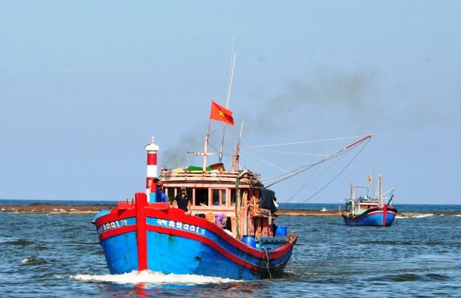 Mot ngu dan o Kien Giang bi ban chet tren bien hinh anh