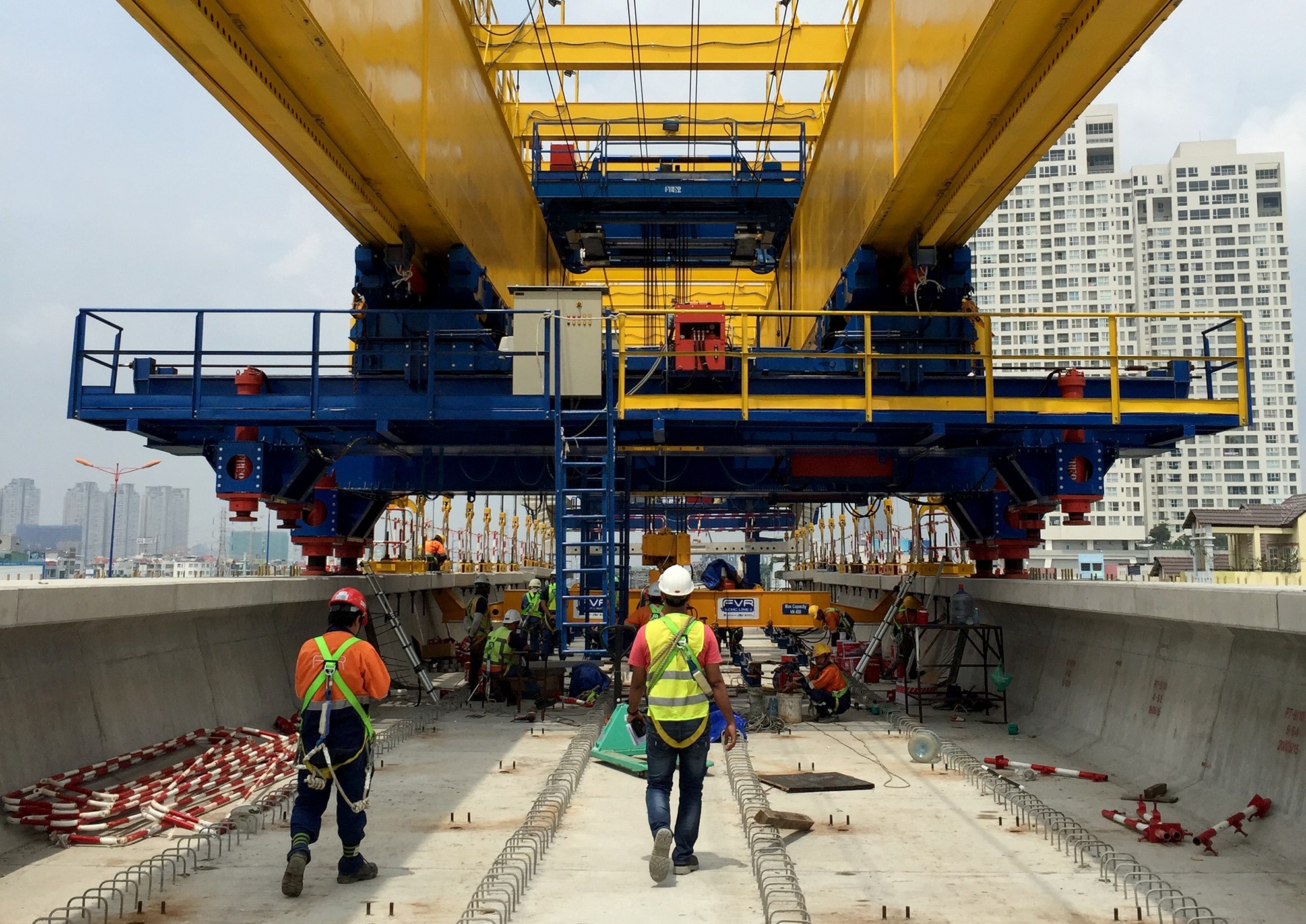 Metro Sài Gòn chậm tiến độ ảnh 3 Metro Sai Gon cham tien do anh 3