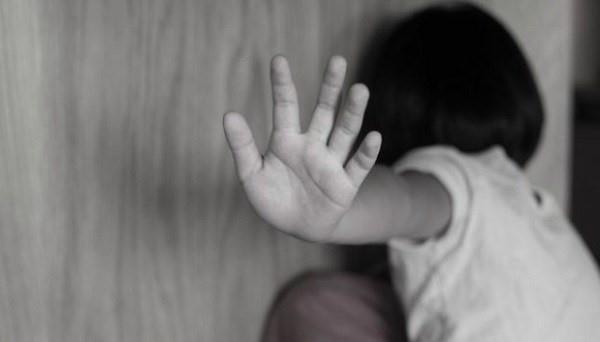 Trung tam Ho tro xa hoi TP.HCM dinh chi can bo dam o tre em hinh anh