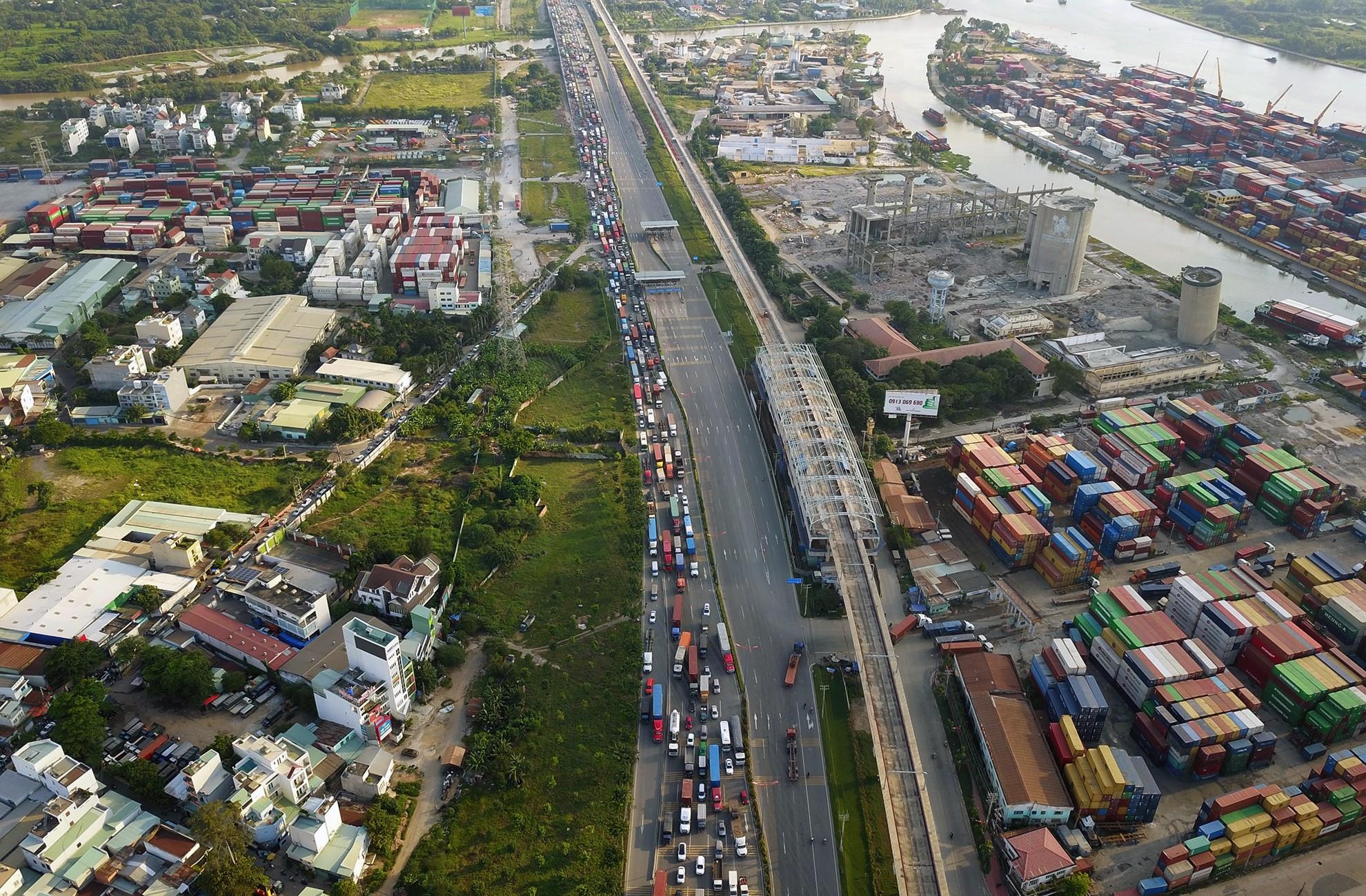Kien nghi keo dai thoi gian hoat dong cum cang Truong Tho hinh anh