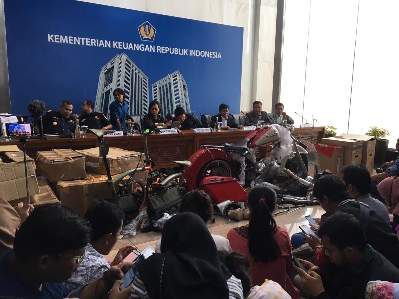 CEO Garuda nhập lậu môtô ảnh 1 CEO Garuda nhap lau moto anh 1