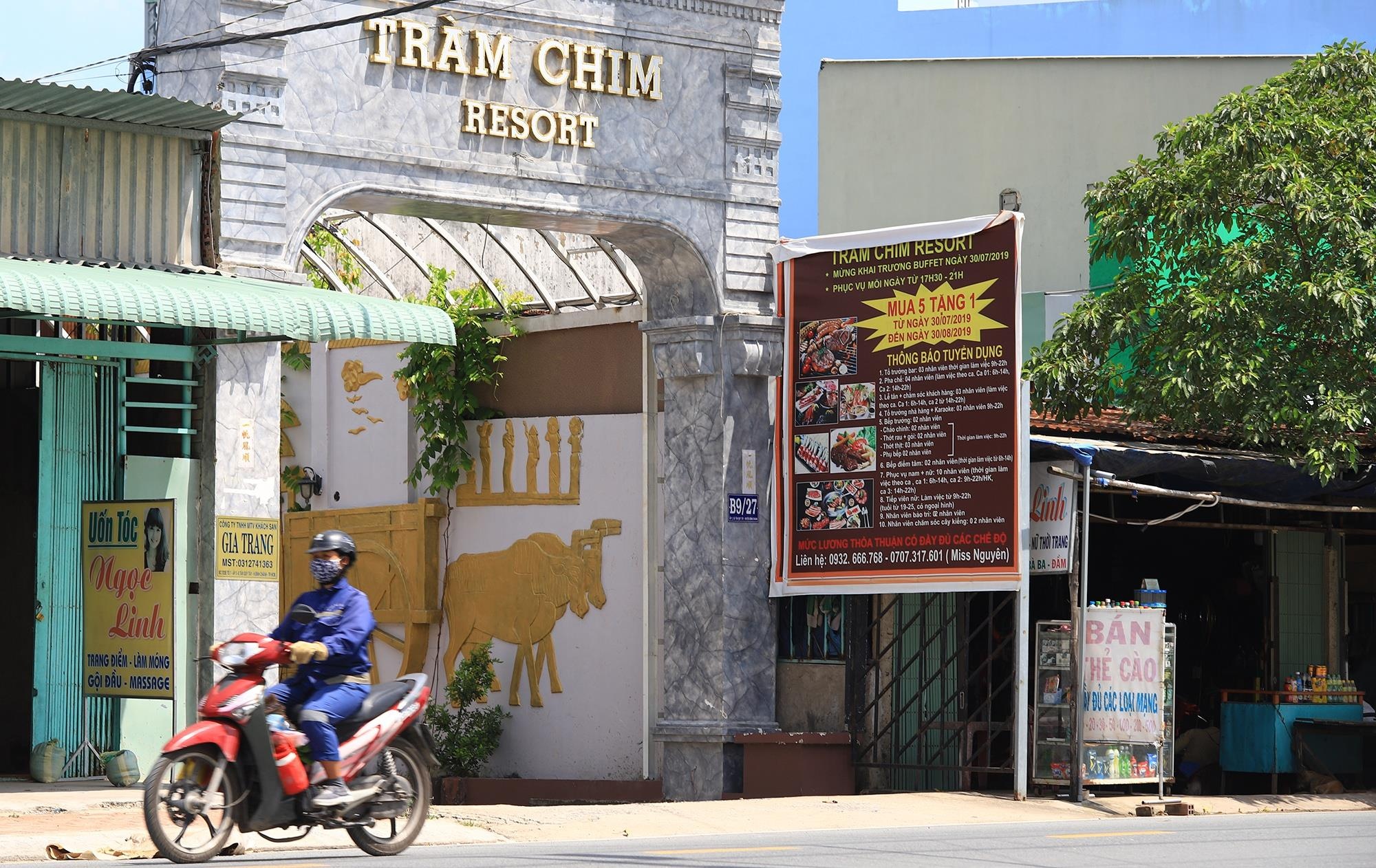 Ky luat nhieu can bo vi to hop Tram Chim resort vi pham hinh anh