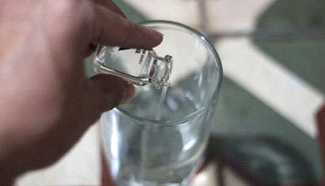 Dau doc vo nguoi tinh bang tra sua hinh anh