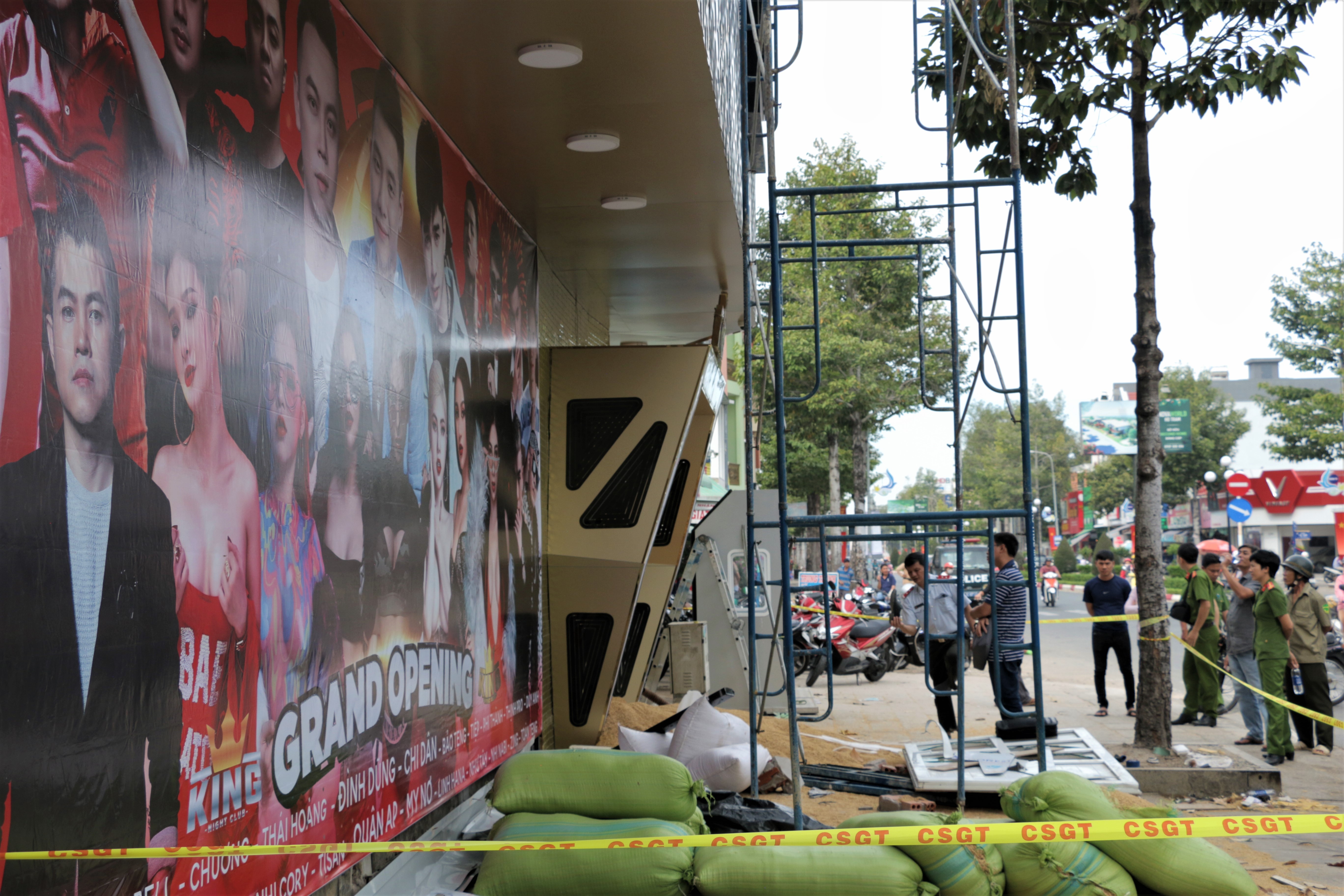 Sap vu truong King Night Club anh 13