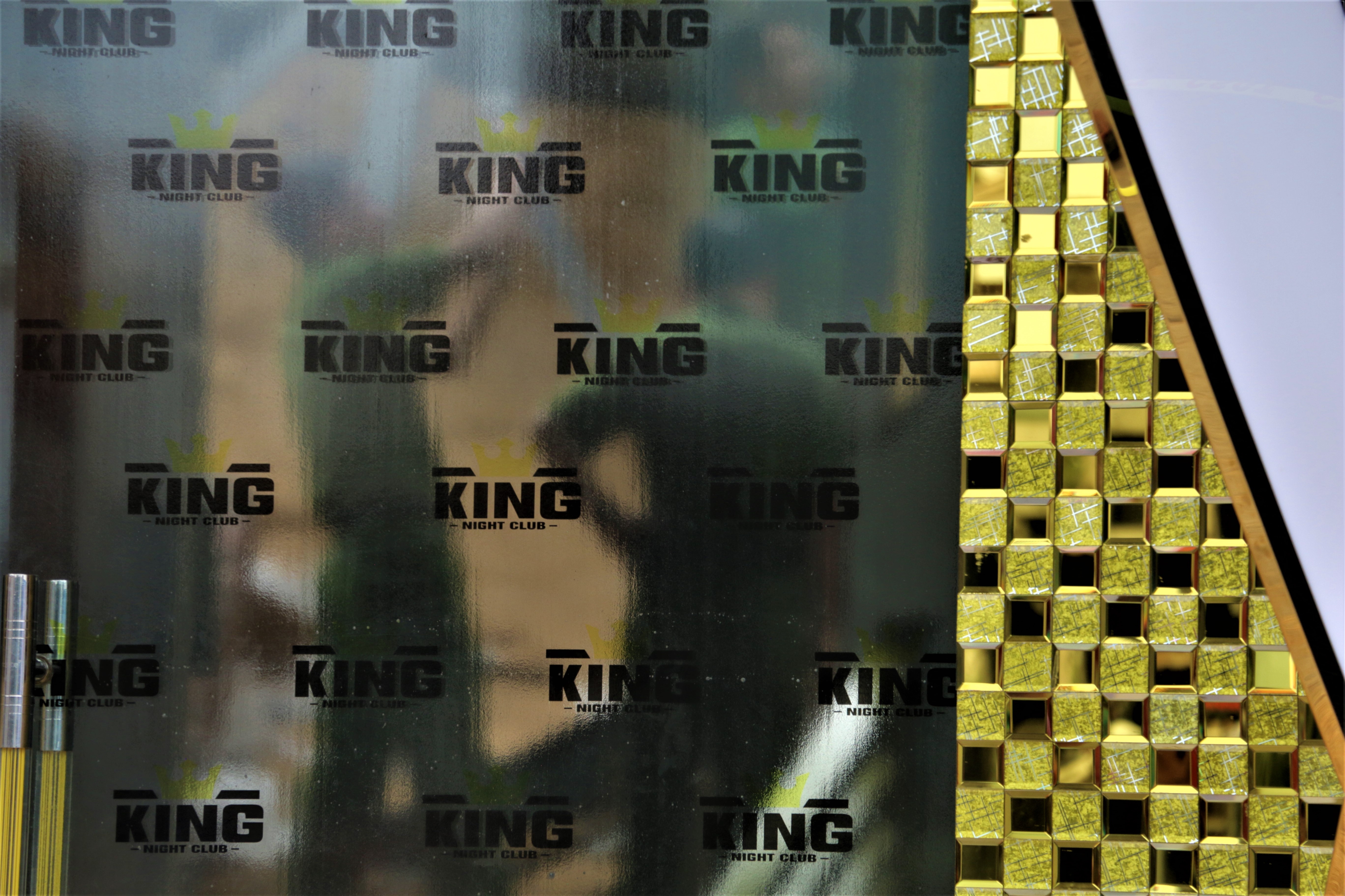 Sap vu truong King Night Club anh 11