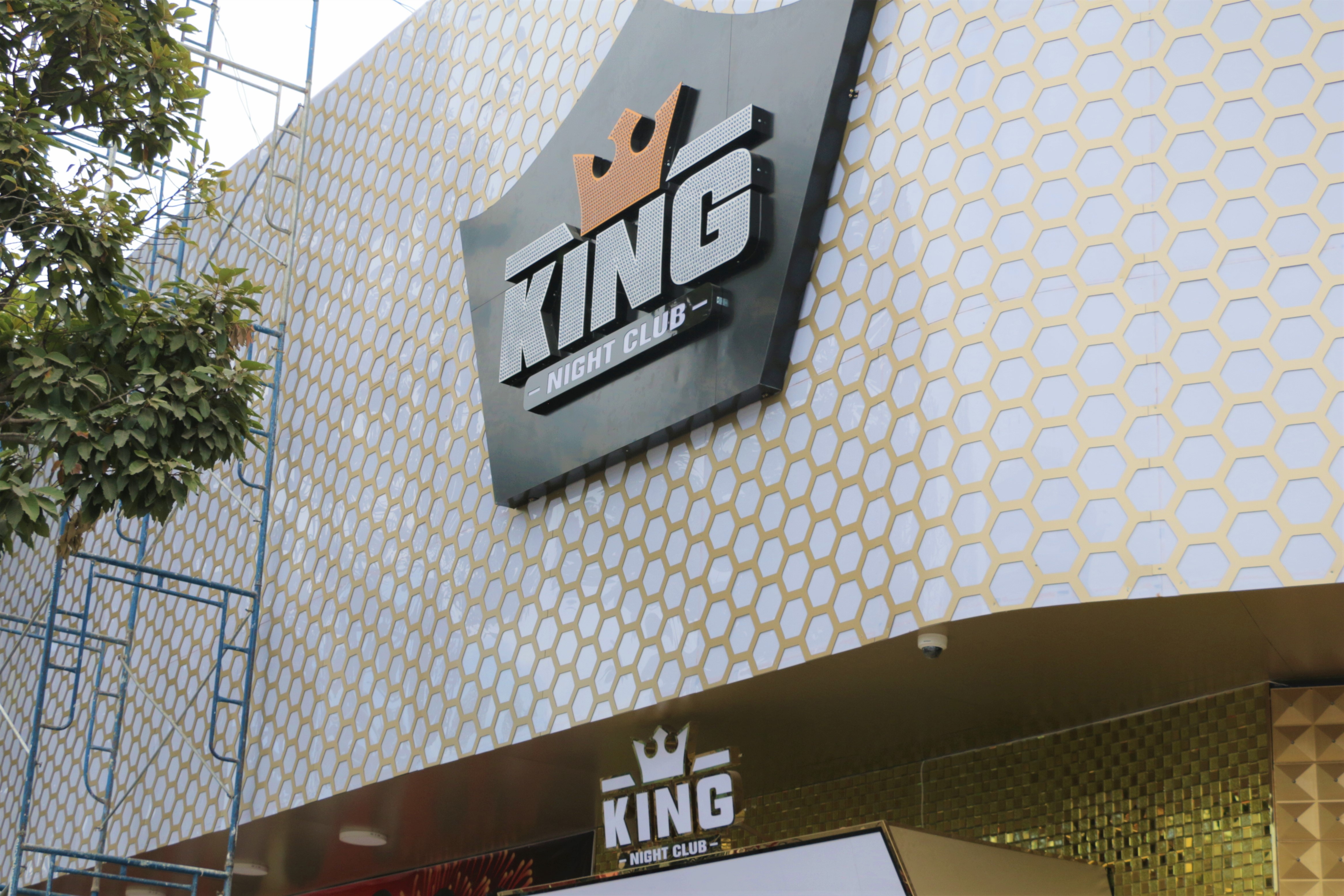 Sap vu truong King Night Club anh 1