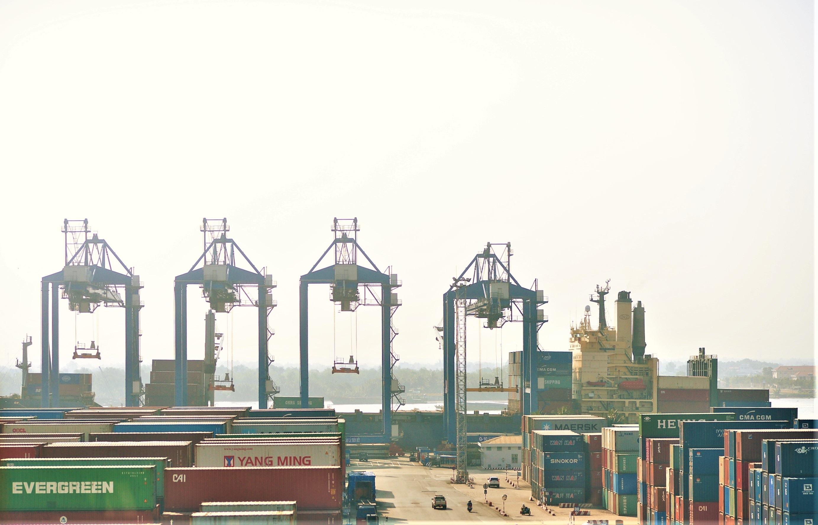 Lanh dao tham Tan Cang anh 1