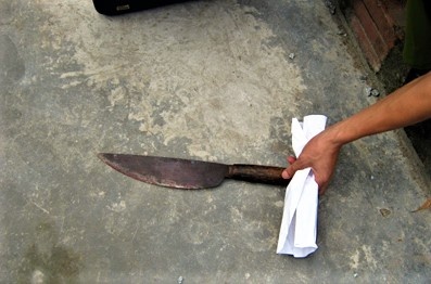 Bi dam chet vi muon ao khong tra hinh anh