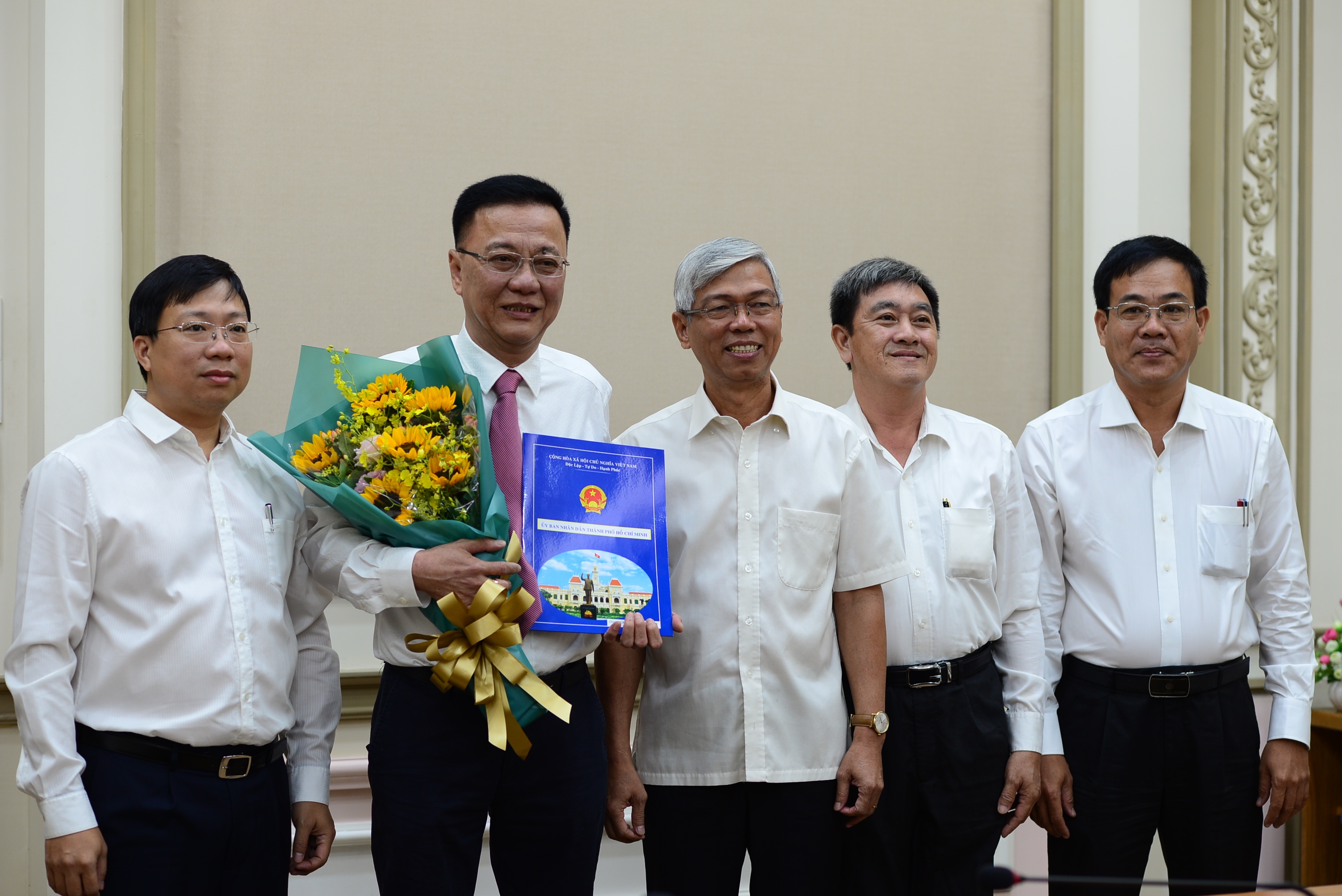 Pho giam doc so QHKT HCM nghi huu anh 1