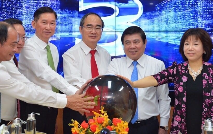 TP.HCM khoi dong Trung tam dieu hanh Y te thong minh trong dich corona hinh anh