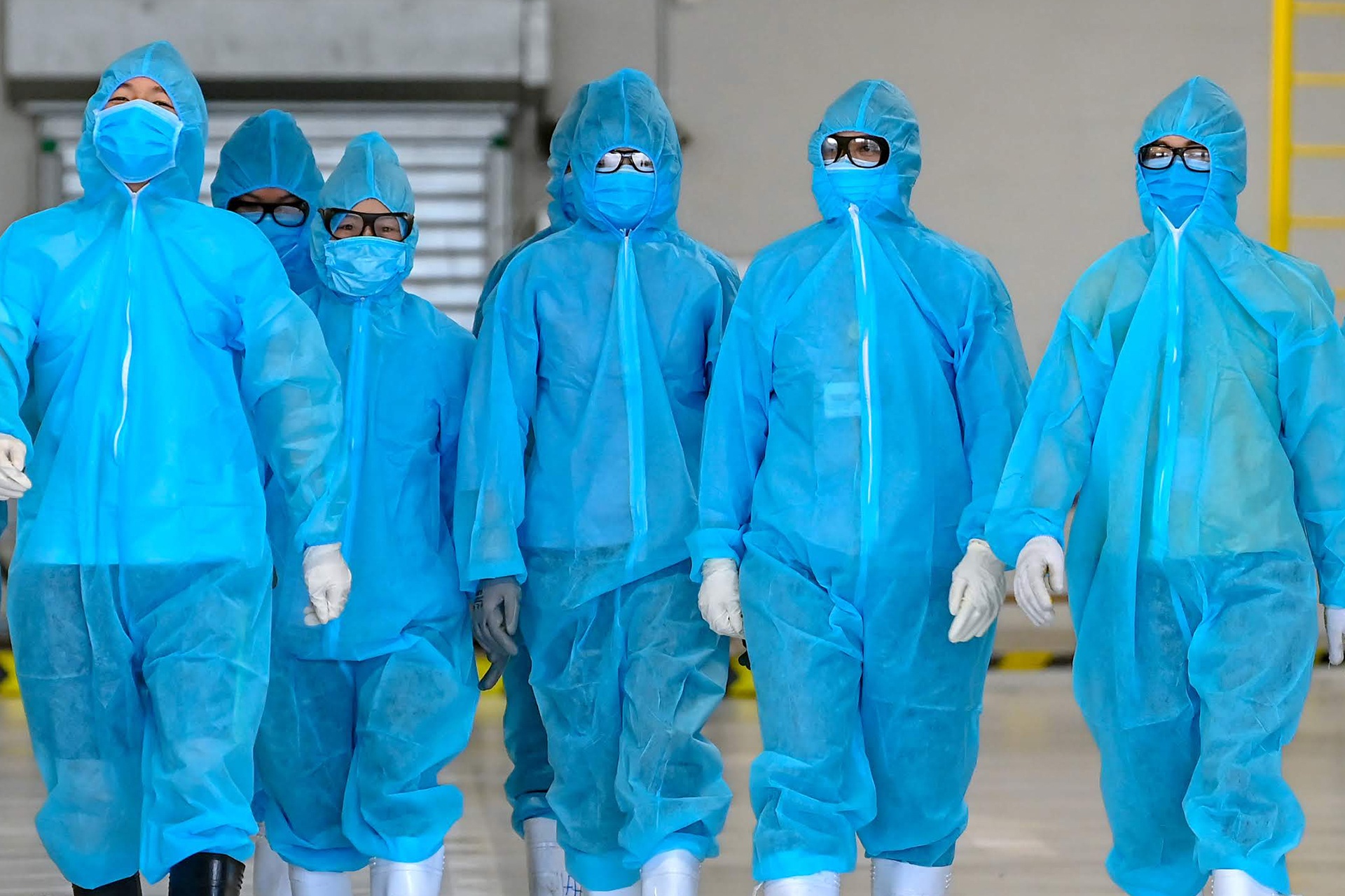 TP.HCM va nhieu dia phuong kien nghi keo dai cach ly xa hoi den 30/4 hinh anh