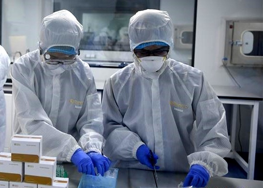 TP.HCM xet nghiem Covid-19 bat buoc tai san bay Tan Son Nhat hinh anh