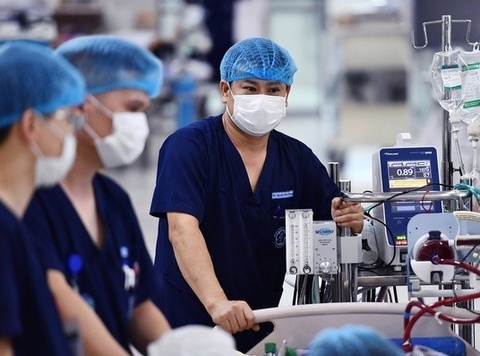 Nhan vien y te duoc huong toan che do khi nghi hoi phuc 14 ngay hinh anh