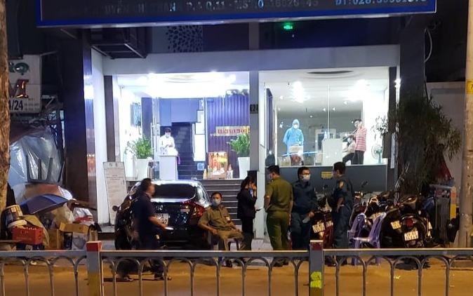 Khu trung khach san doi dien Benh vien Cho Ray hinh anh