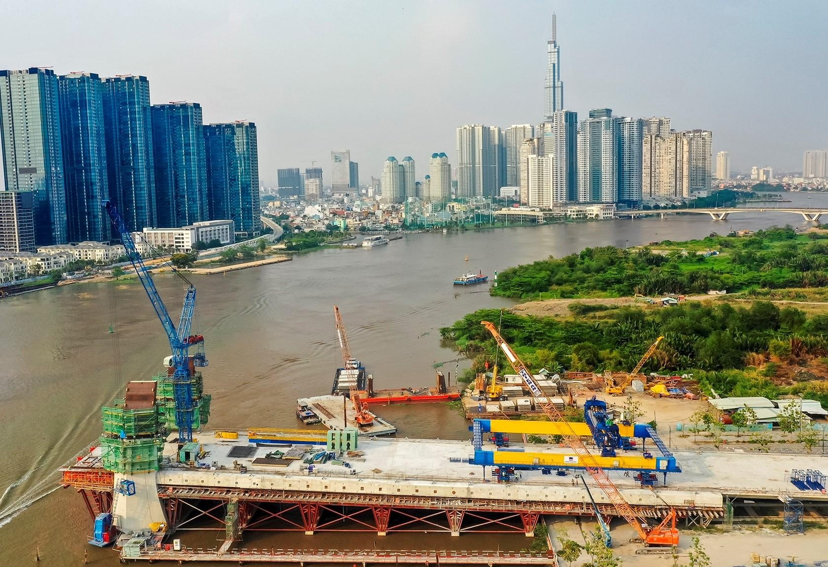 Bi thu Nhan: 'Chong dich hieu qua de phat trien kinh te' hinh anh