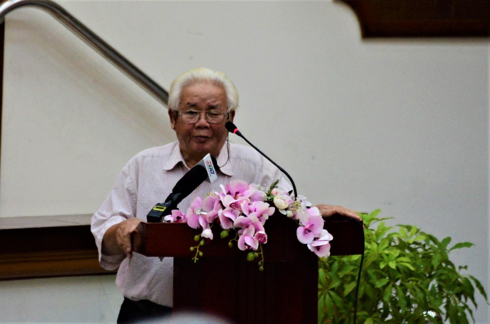 Den bu nguoi dan Thu Thiem anh 1