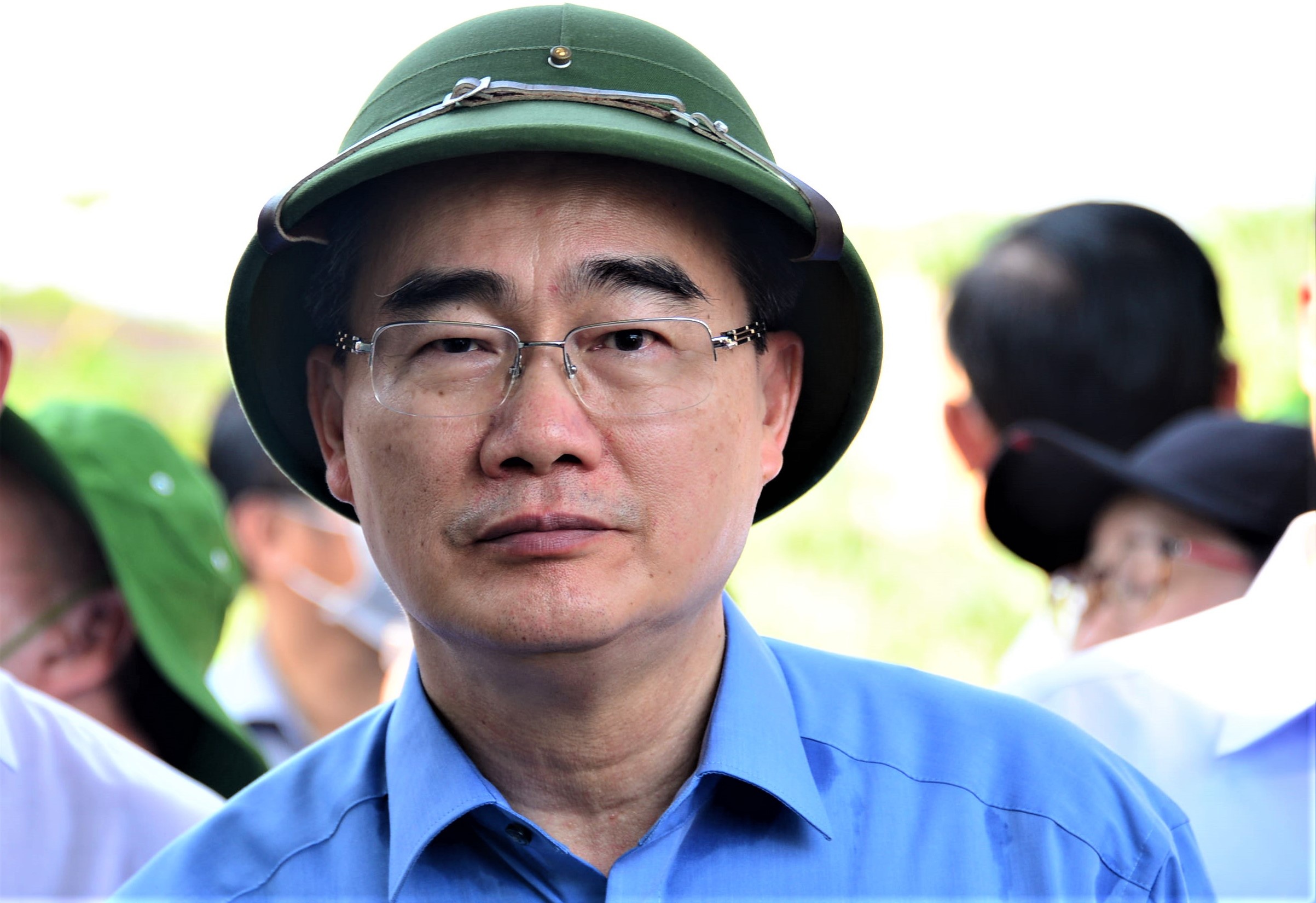 'Co the song chung voi virus nhung xay dung sai phep thi khong' hinh anh