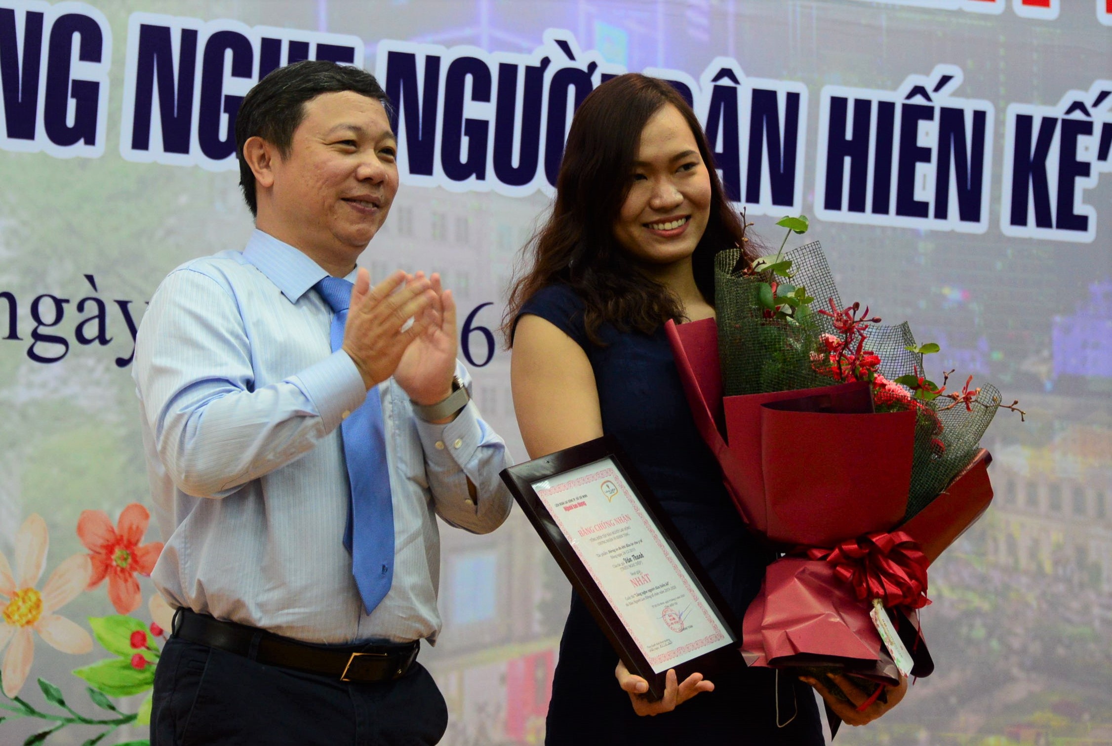 Lang nghe nguoi dan hien ke anh 1