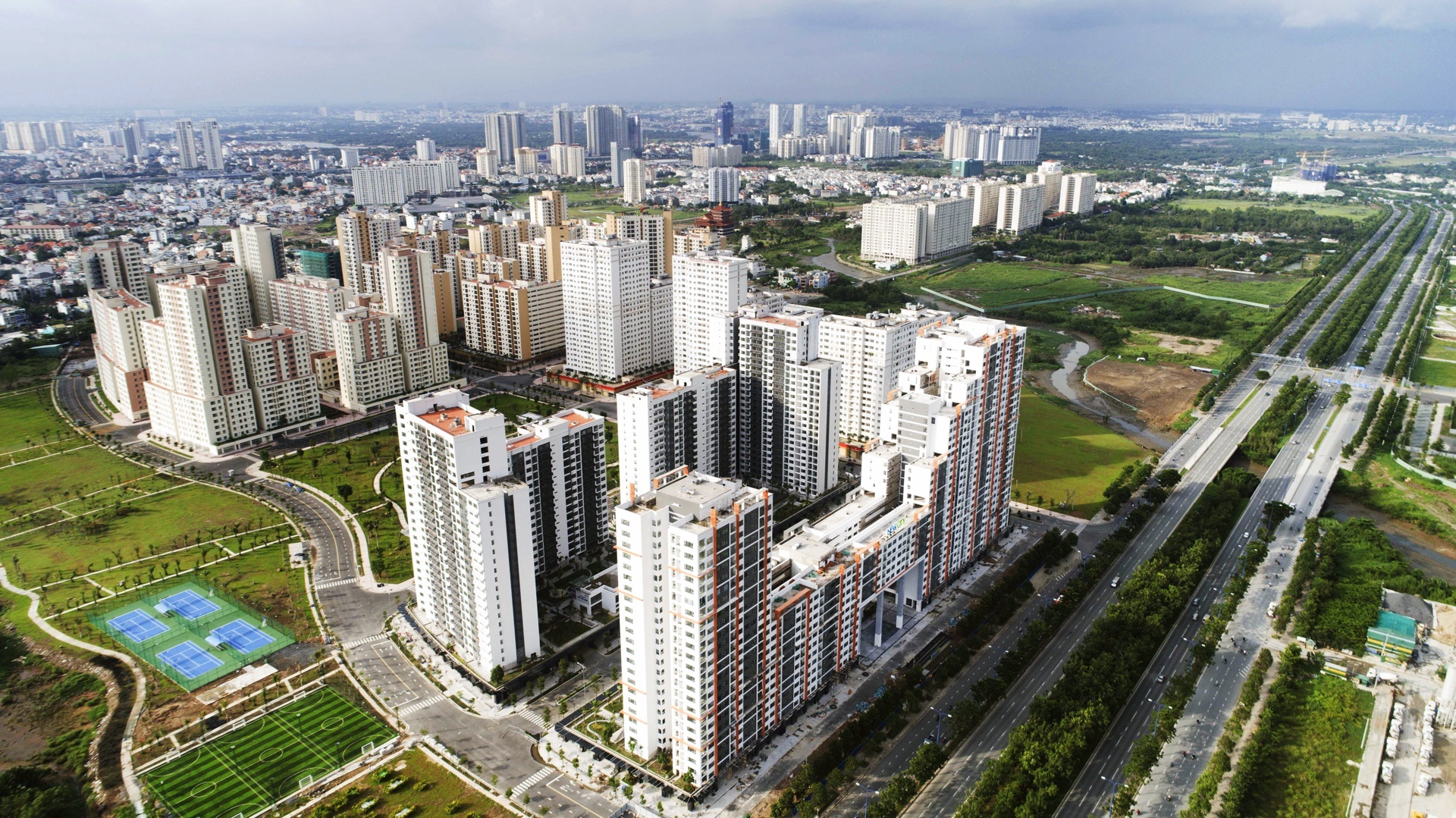 TP.HCM hoan thien de an chuyen mot so huyen thanh quan trong nam 2020 hinh anh