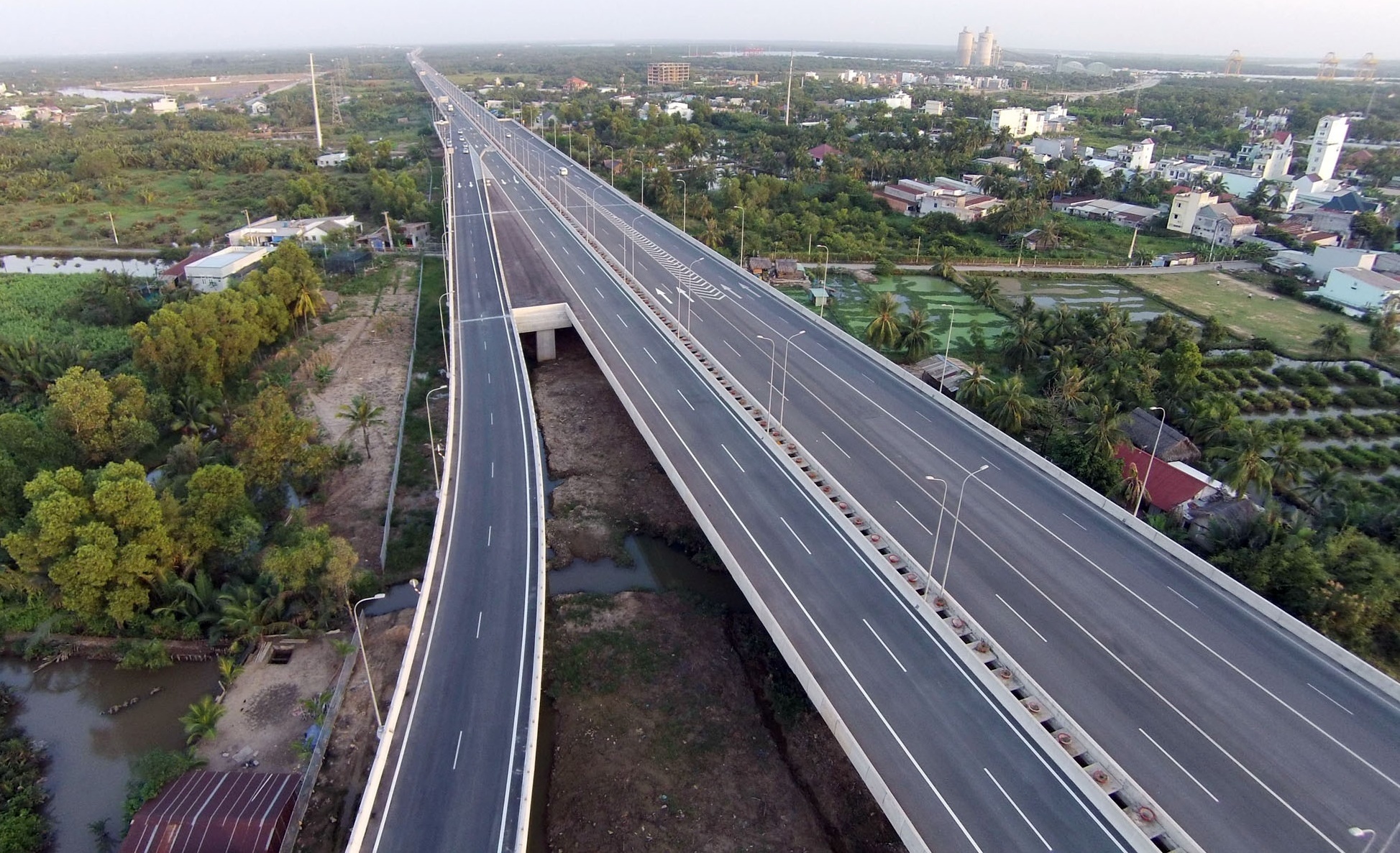 TP.HCM dong thuan mo rong cao toc Long Thanh - Dau Giay hinh anh