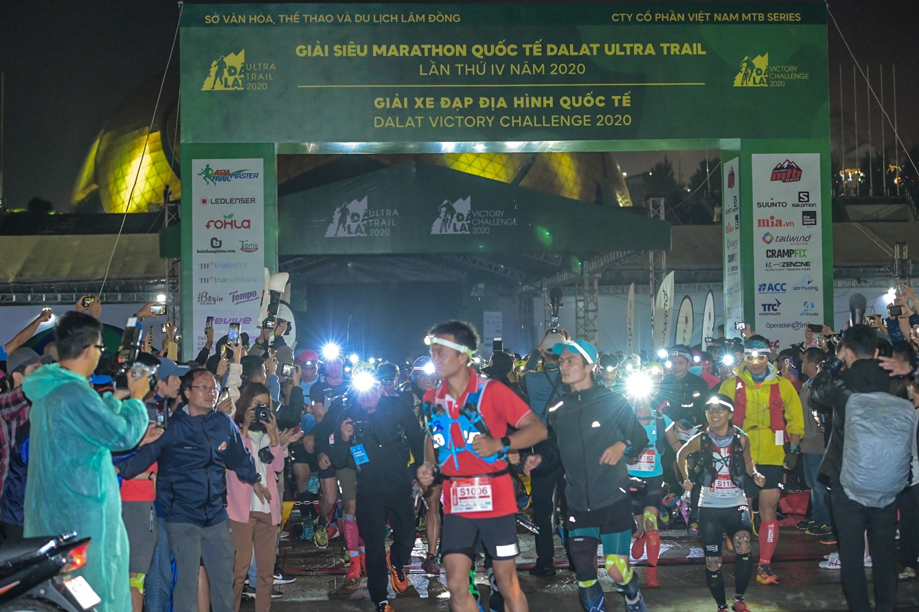 Lu cuon van dong vien dalat ultra trail anh 2