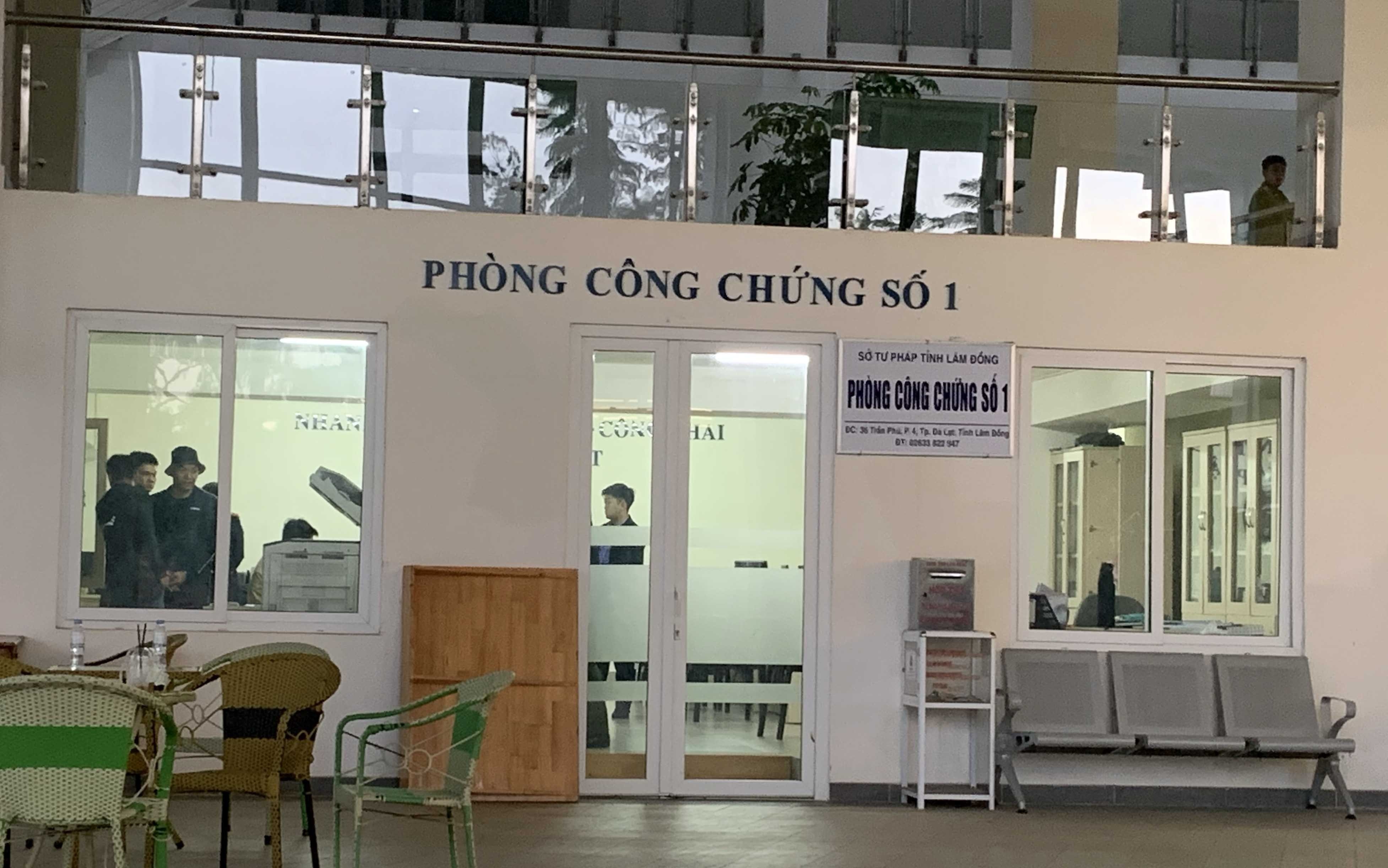 Vợ giám đốc sở Tư pháp lừa đảo ảnh 2 Vo giam doc so Tu phap lua dao anh 2