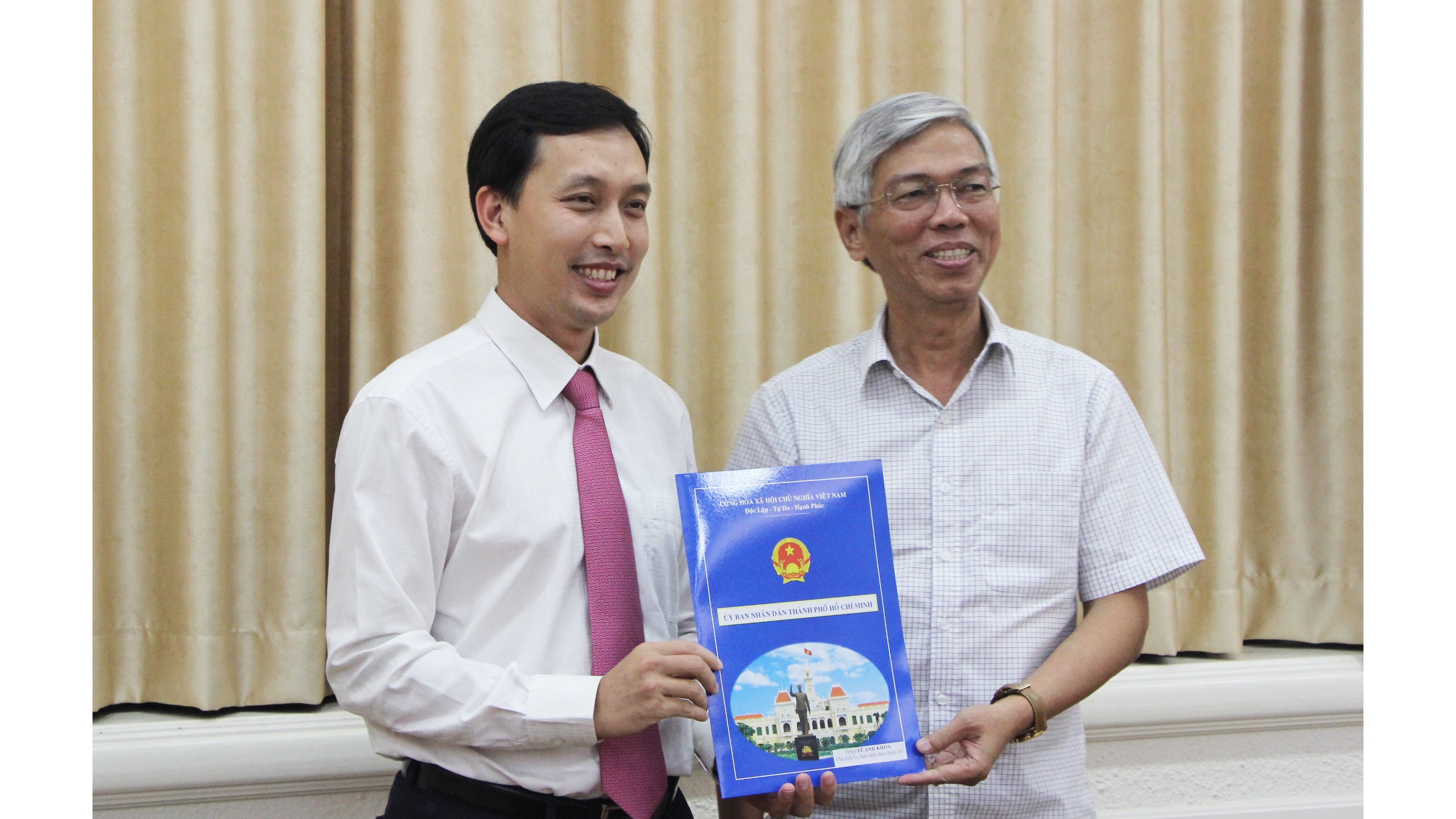 Vu Anh Khoa chu tich quan 10 anh 1