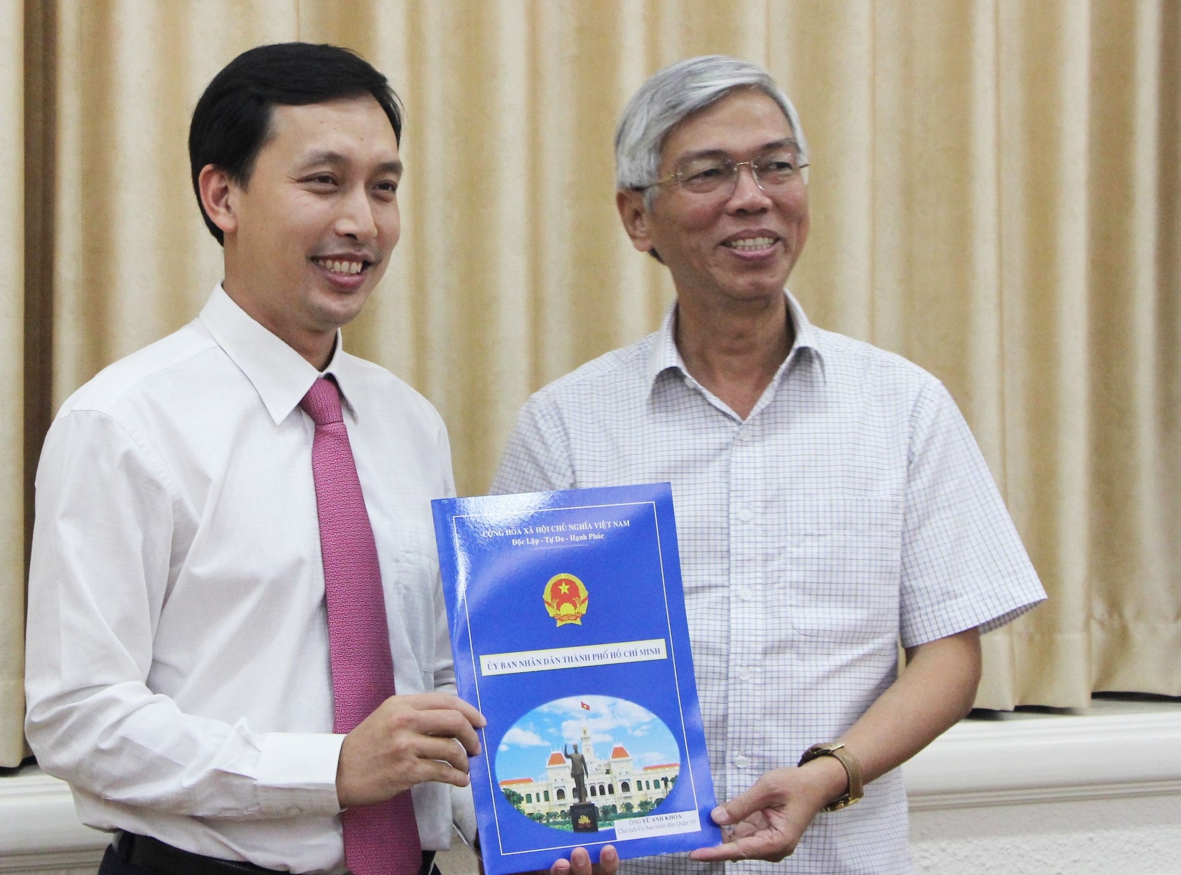 UBND quan 10 co tan chu tich tre nhat TP.HCM hinh anh