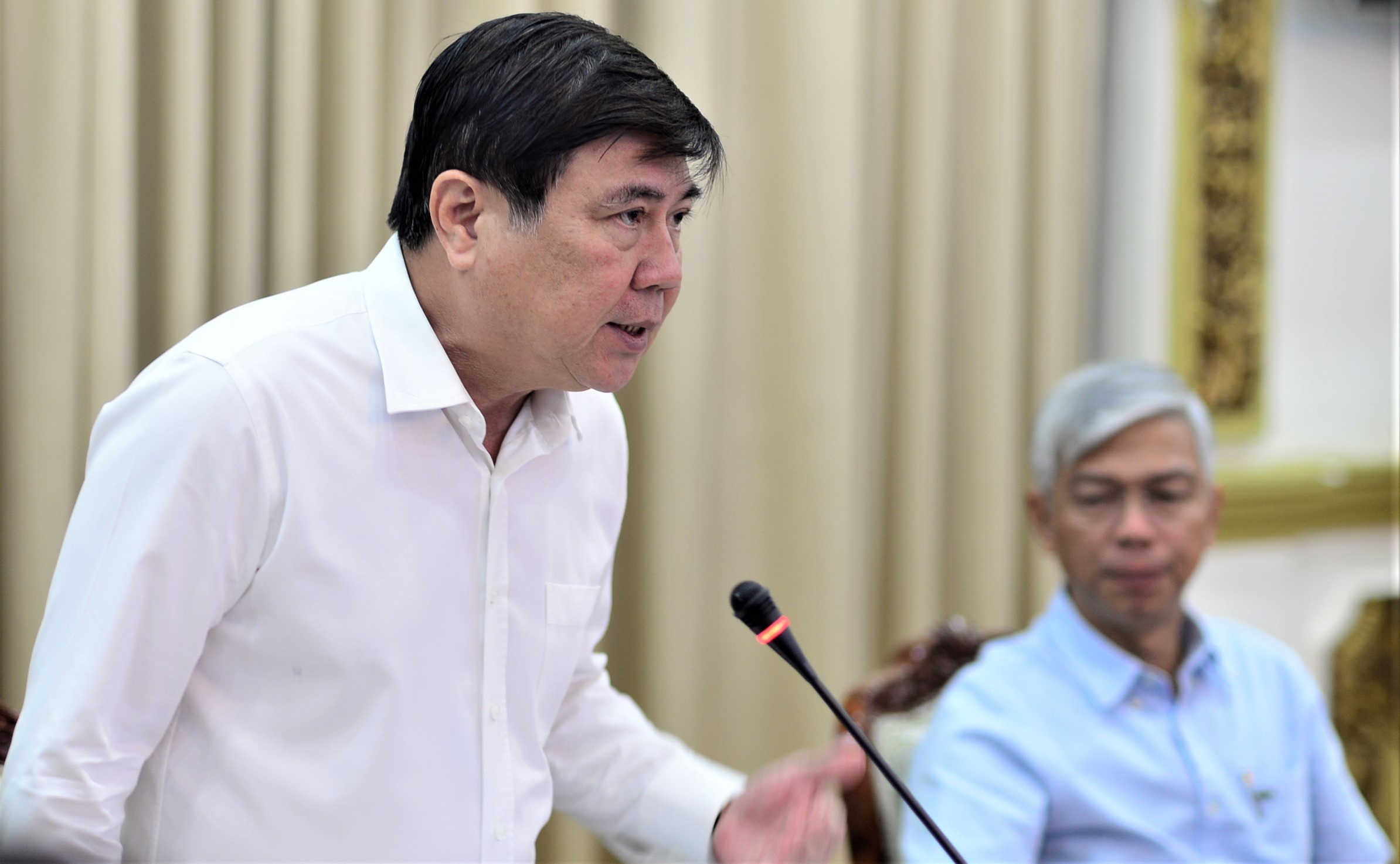 Phan cong nhiem vu lanh dao UBND TP.HCM sau khi ong Tuyen bi khoi to hinh anh