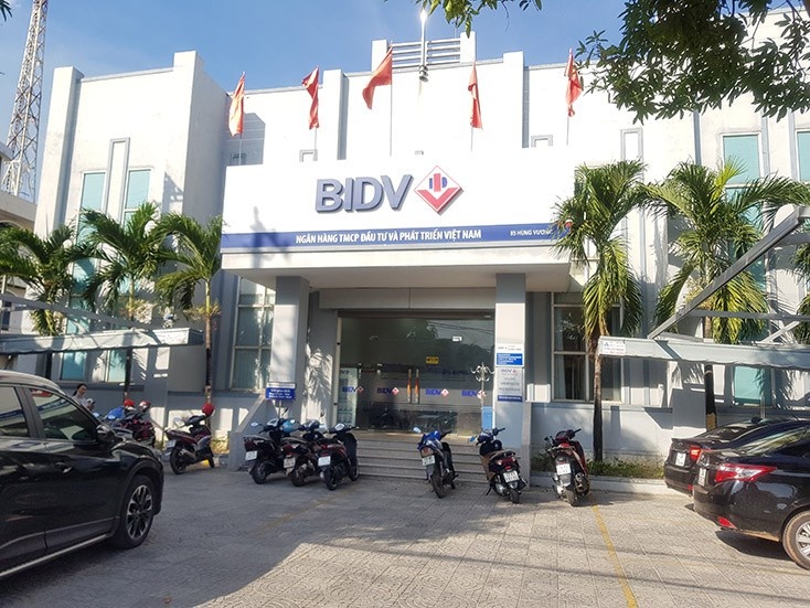 Nhân viên ngân hàng bỏ trốn ảnh 1 Nhan vien ngan hang bo tron anh 1